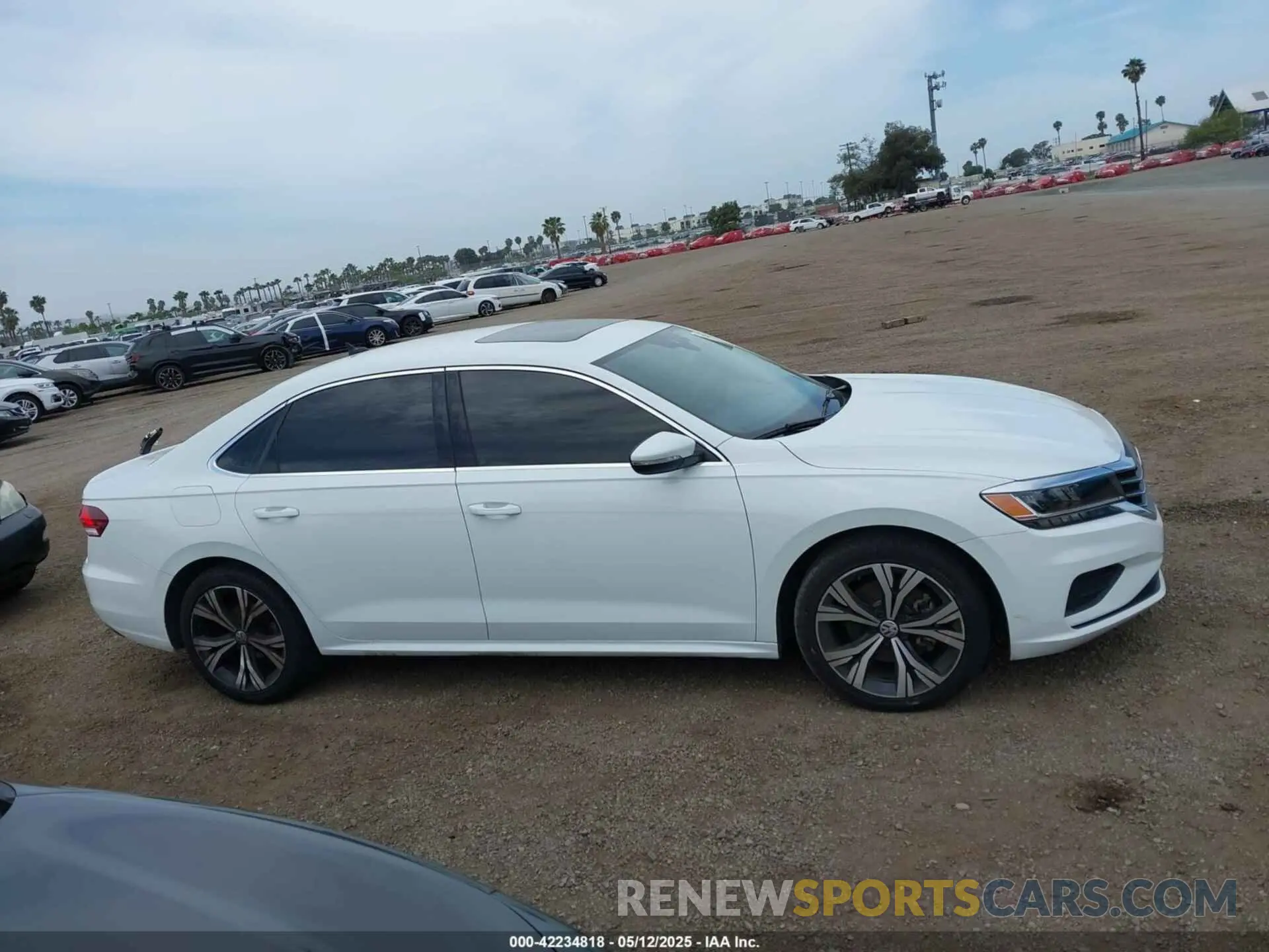 13 fotografías del automóvil dañado 1VWSA7A37NC005397 VOLKSWAGEN PASSAT 2022
