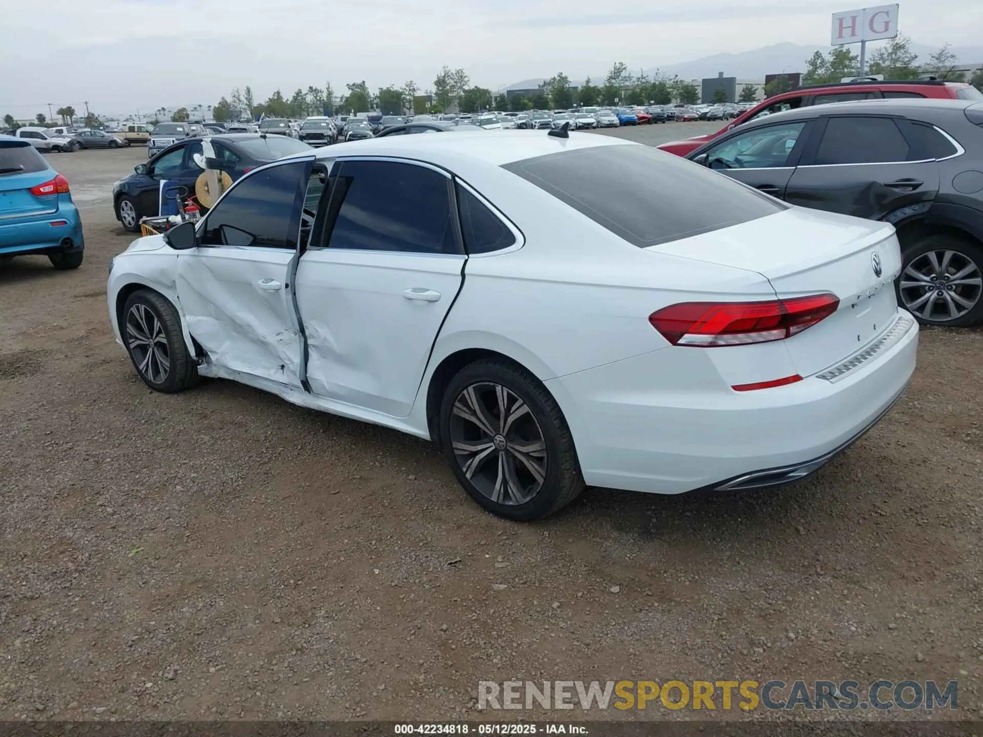 3 fotografías del automóvil dañado 1VWSA7A37NC005397 VOLKSWAGEN PASSAT 2022
