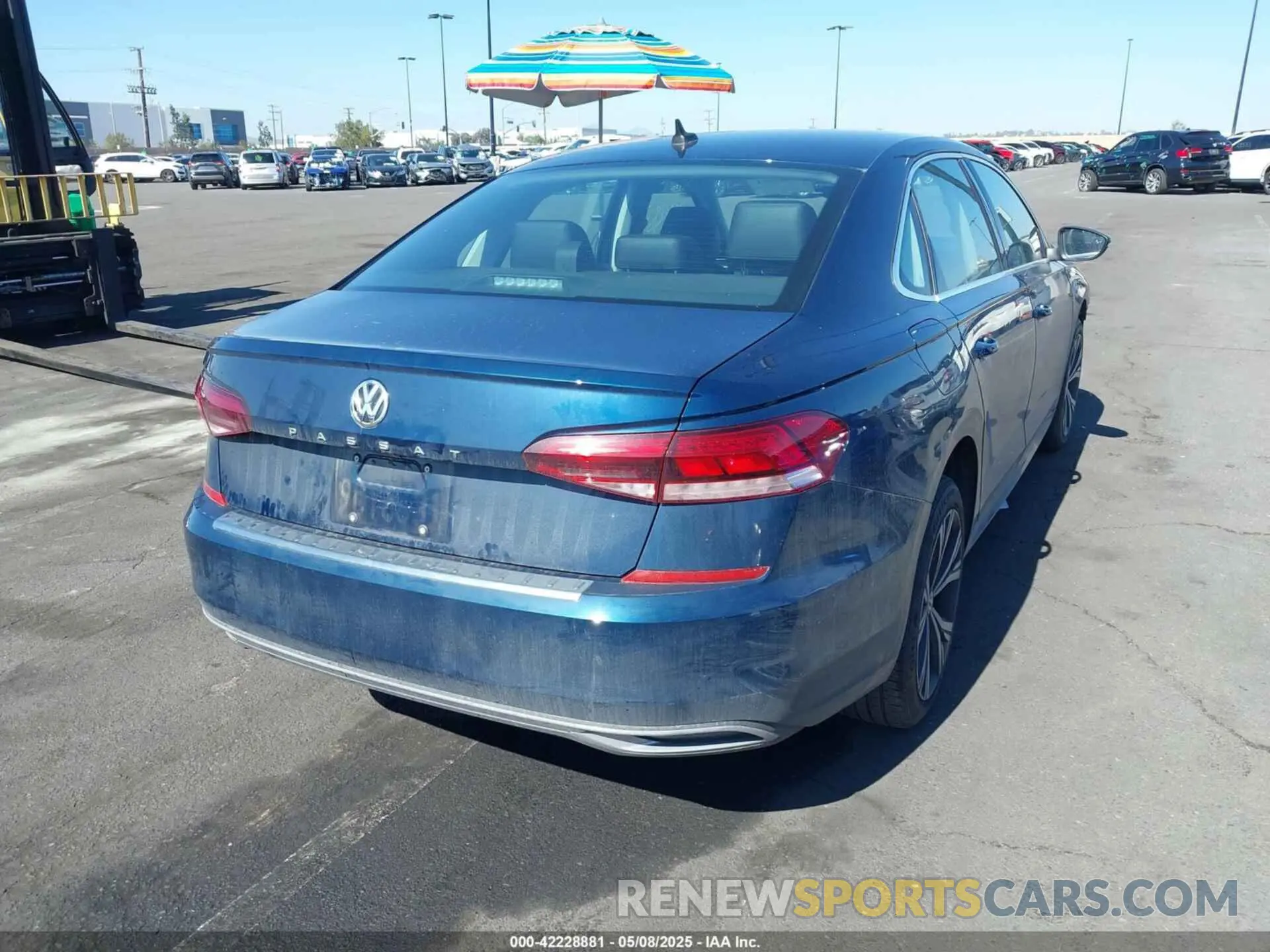 4 fotografías del automóvil dañado 1VWSA7A37NC007103 VOLKSWAGEN PASSAT 2022