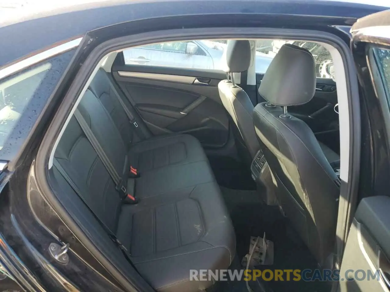 11 fotografías del automóvil dañado 1VWSA7A3XNC000162 VOLKSWAGEN PASSAT 2022