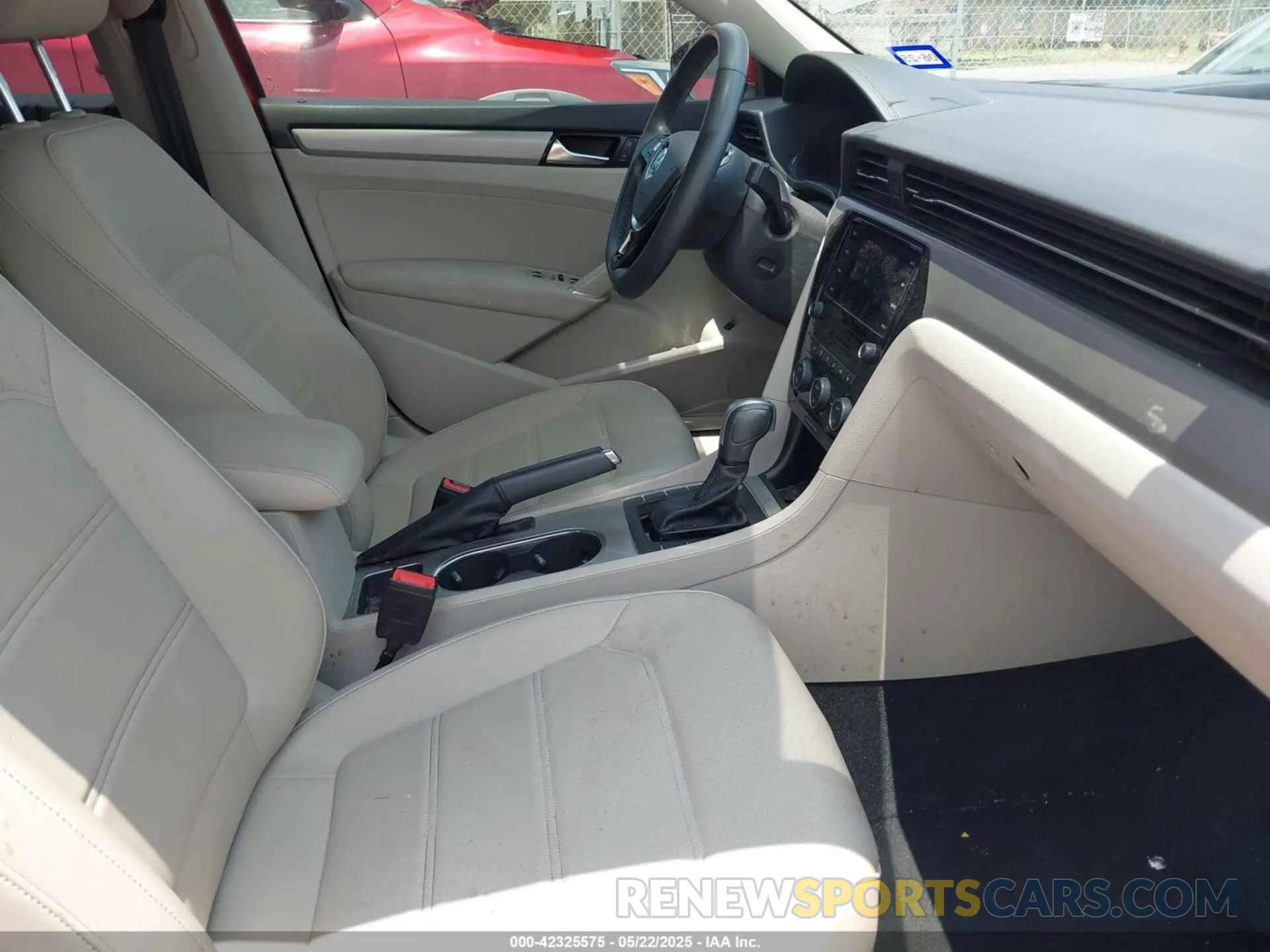 5 fotografías del automóvil dañado 1VWSA7A3XNC002431 VOLKSWAGEN PASSAT 2022