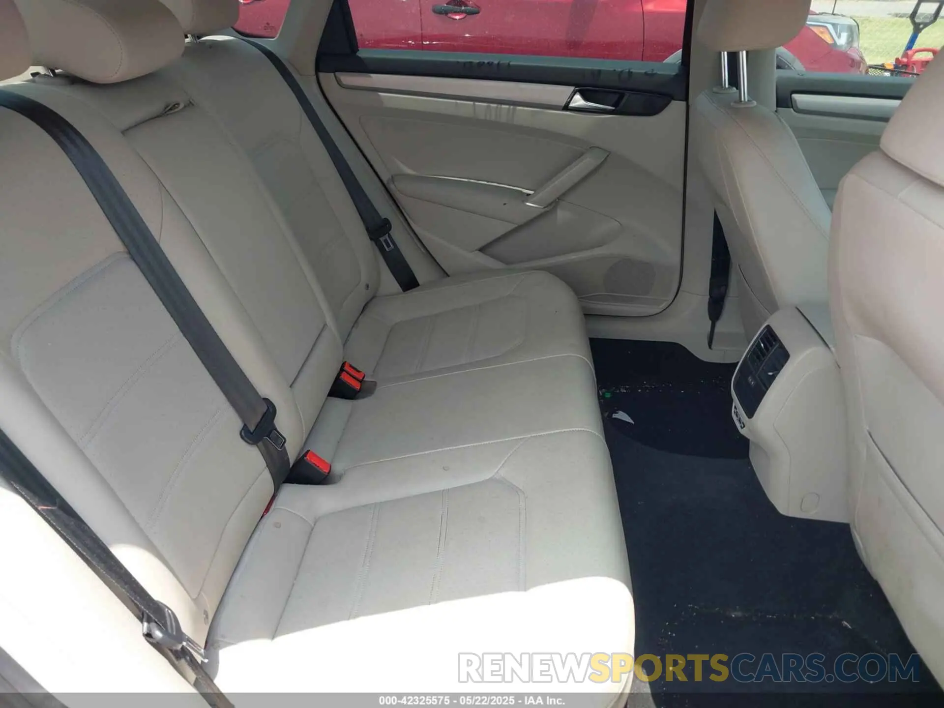 8 fotografías del automóvil dañado 1VWSA7A3XNC002431 VOLKSWAGEN PASSAT 2022