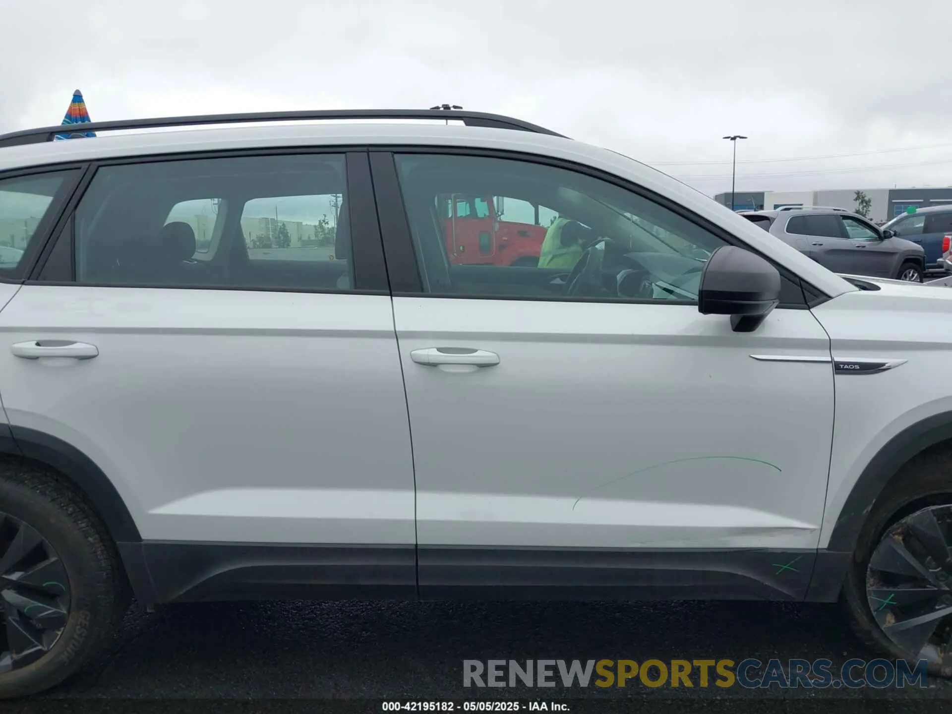 13 fotografías del automóvil dañado 3VVCX7B20NM056509 VOLKSWAGEN TAOS 2022