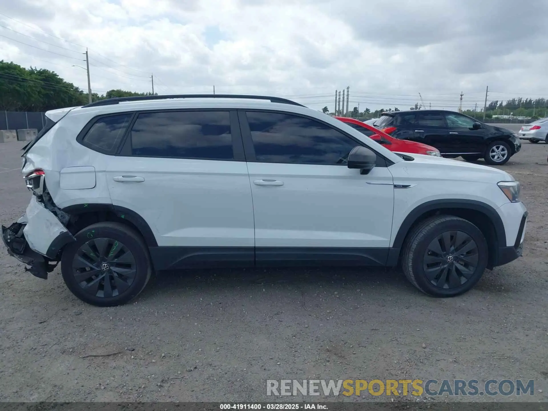 13 fotografías del automóvil dañado 3VVCX7B23NM000788 VOLKSWAGEN TAOS 2022