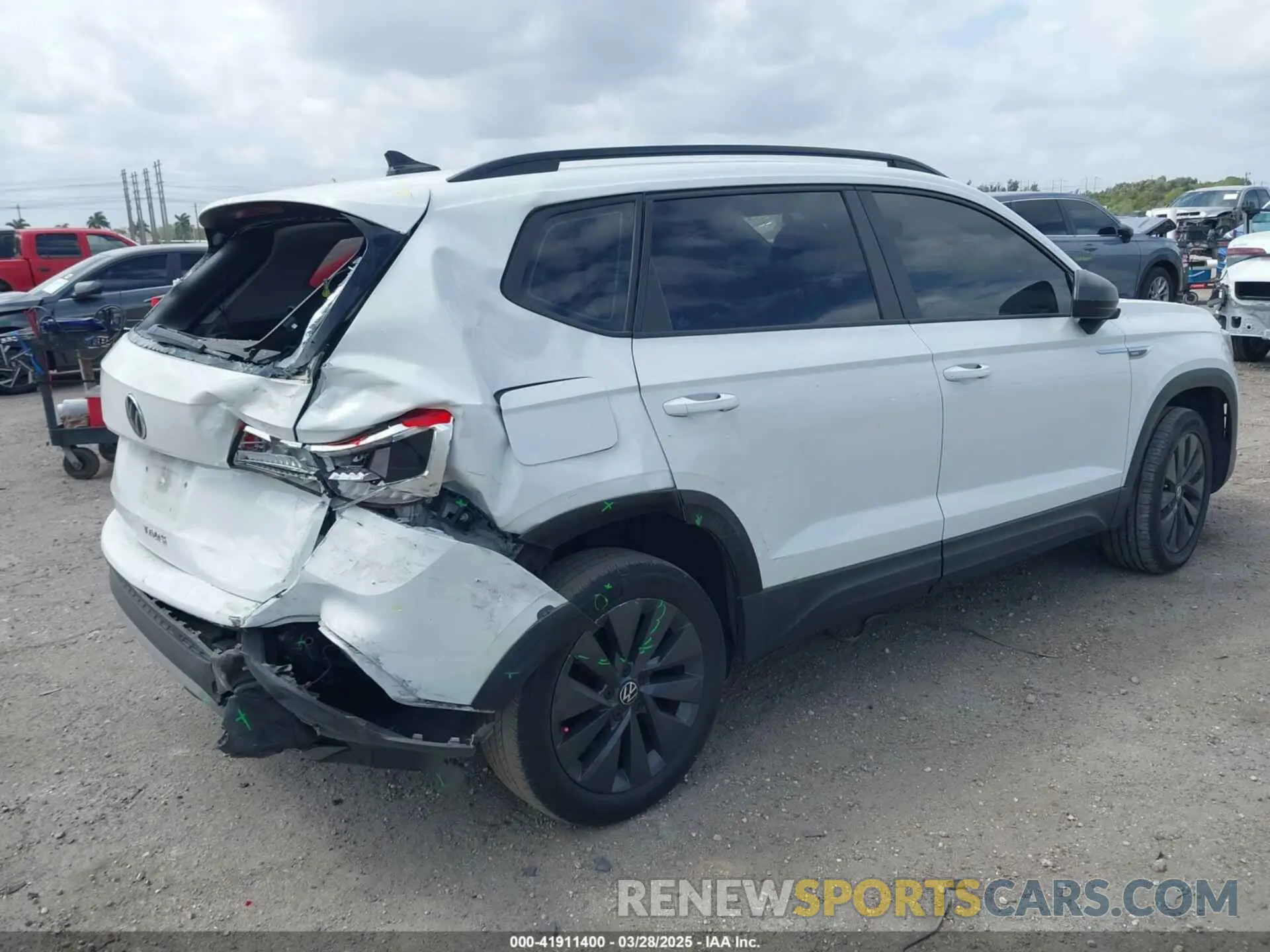 4 fotografías del automóvil dañado 3VVCX7B23NM000788 VOLKSWAGEN TAOS 2022