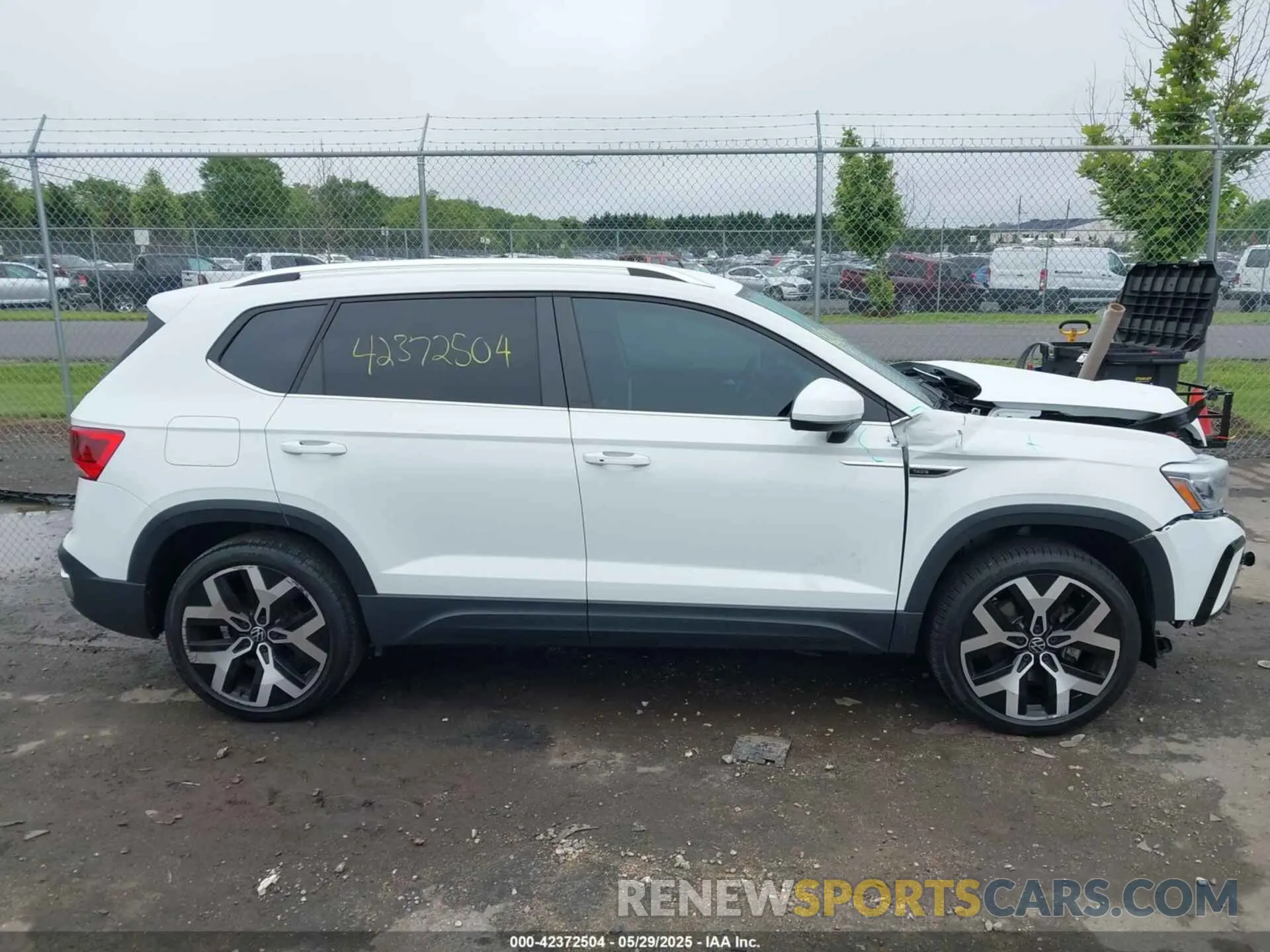 14 fotografías del automóvil dañado 3VVJX7B27NM022946 VOLKSWAGEN TAOS 2022
