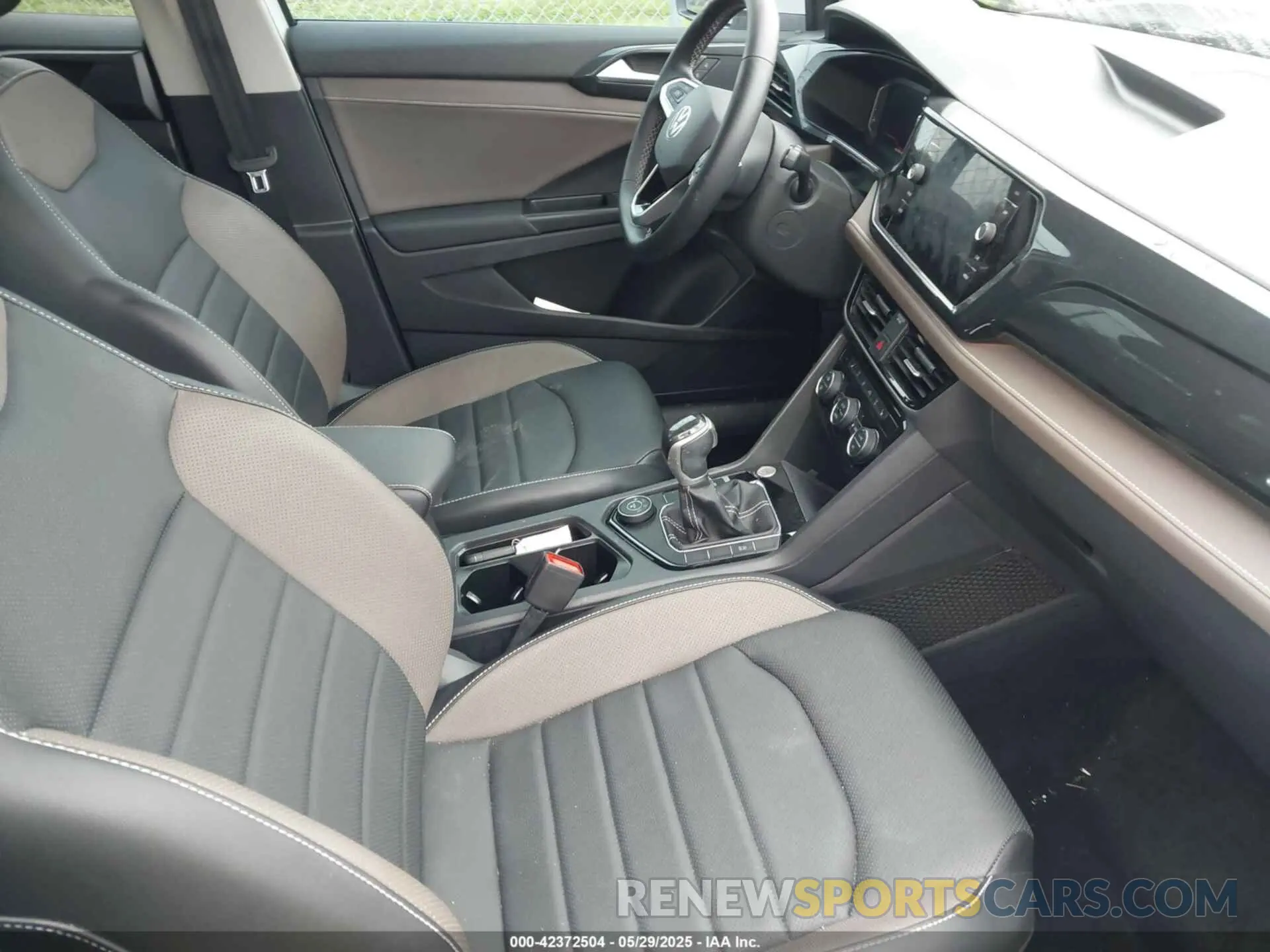5 fotografías del automóvil dañado 3VVJX7B27NM022946 VOLKSWAGEN TAOS 2022