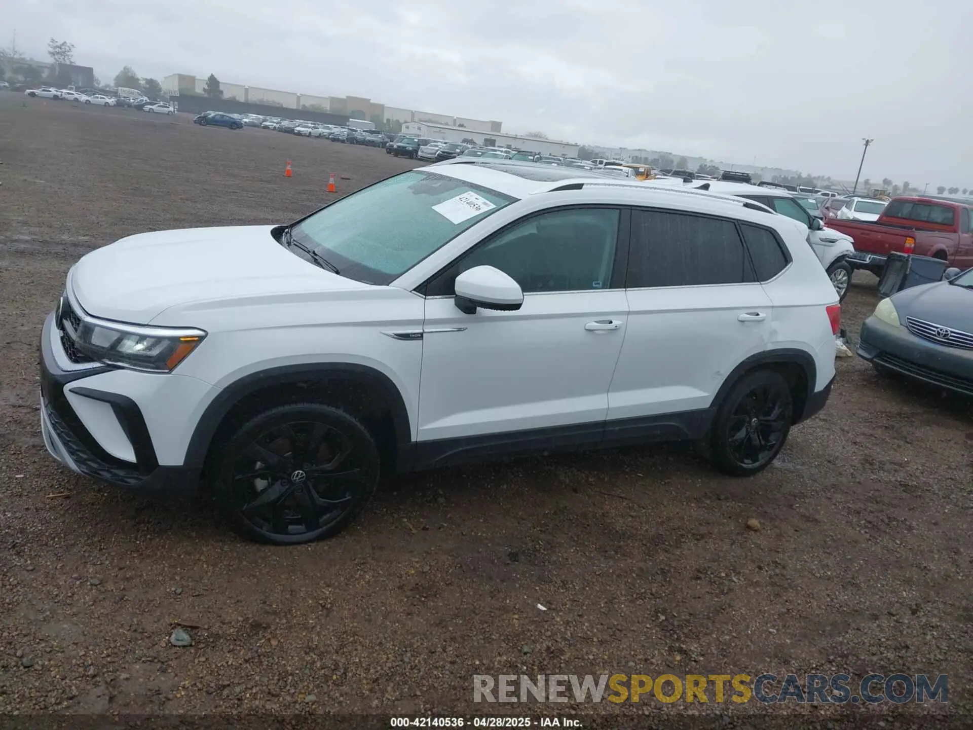 14 fotografías del automóvil dañado 3VVLX7B27NM044843 VOLKSWAGEN TAOS 2022