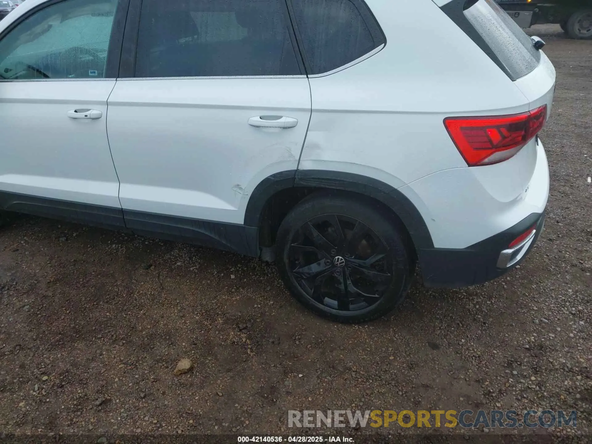 6 fotografías del automóvil dañado 3VVLX7B27NM044843 VOLKSWAGEN TAOS 2022