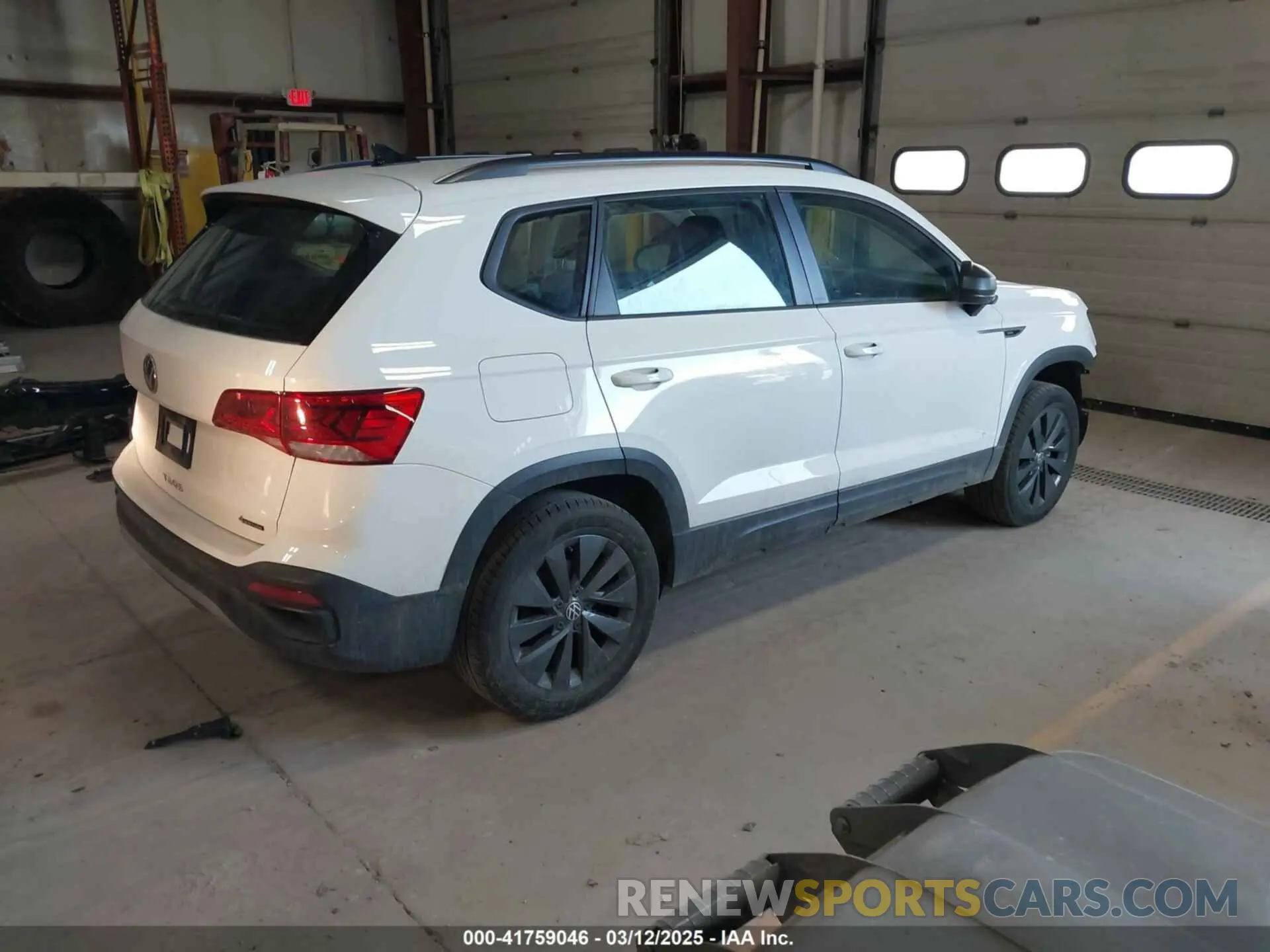 4 fotografías del automóvil dañado 3VVMX7B24NM036848 VOLKSWAGEN TAOS 2022