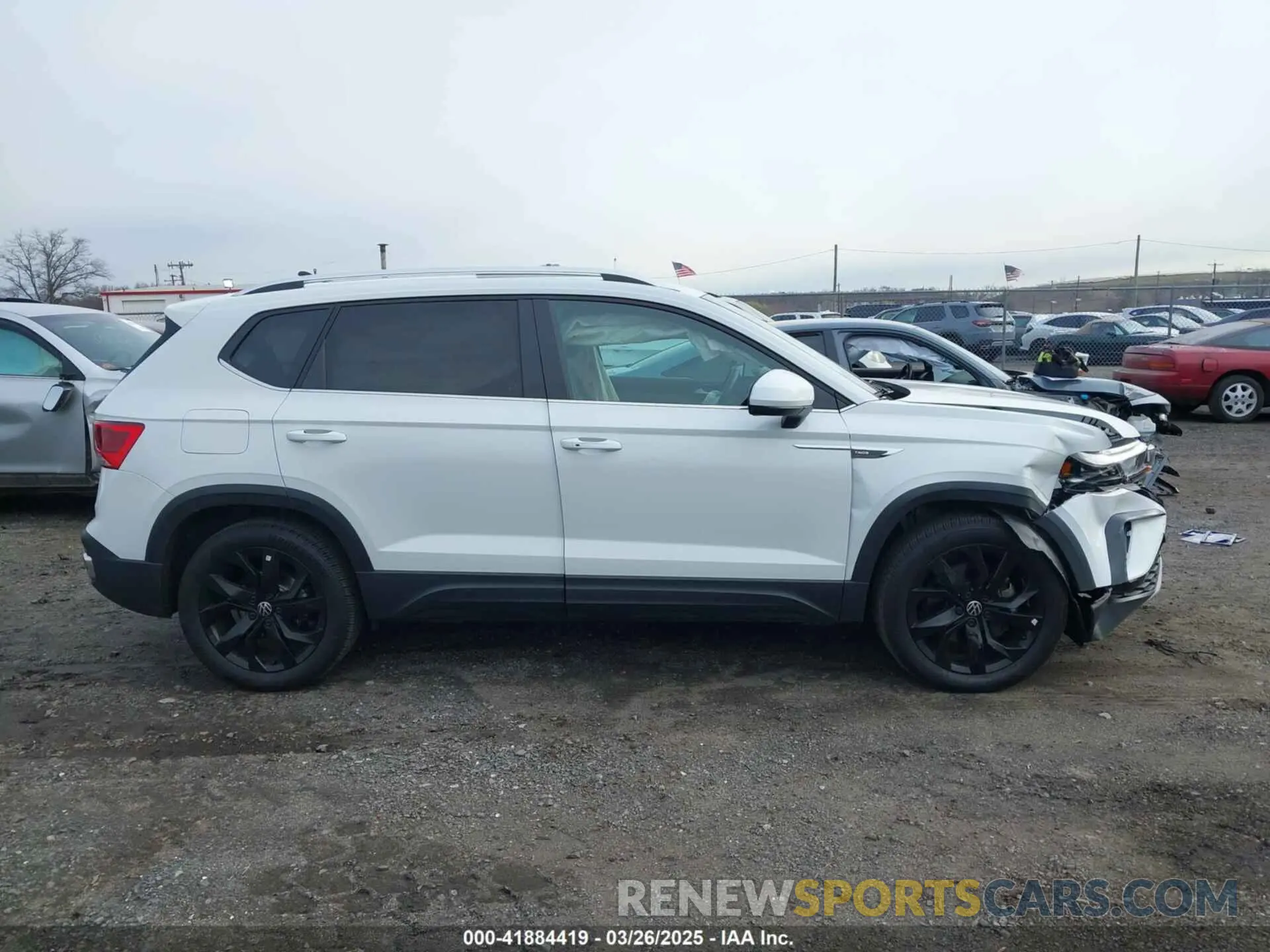 13 fotografías del automóvil dañado 3VVPX7B27NM028787 VOLKSWAGEN TAOS 2022