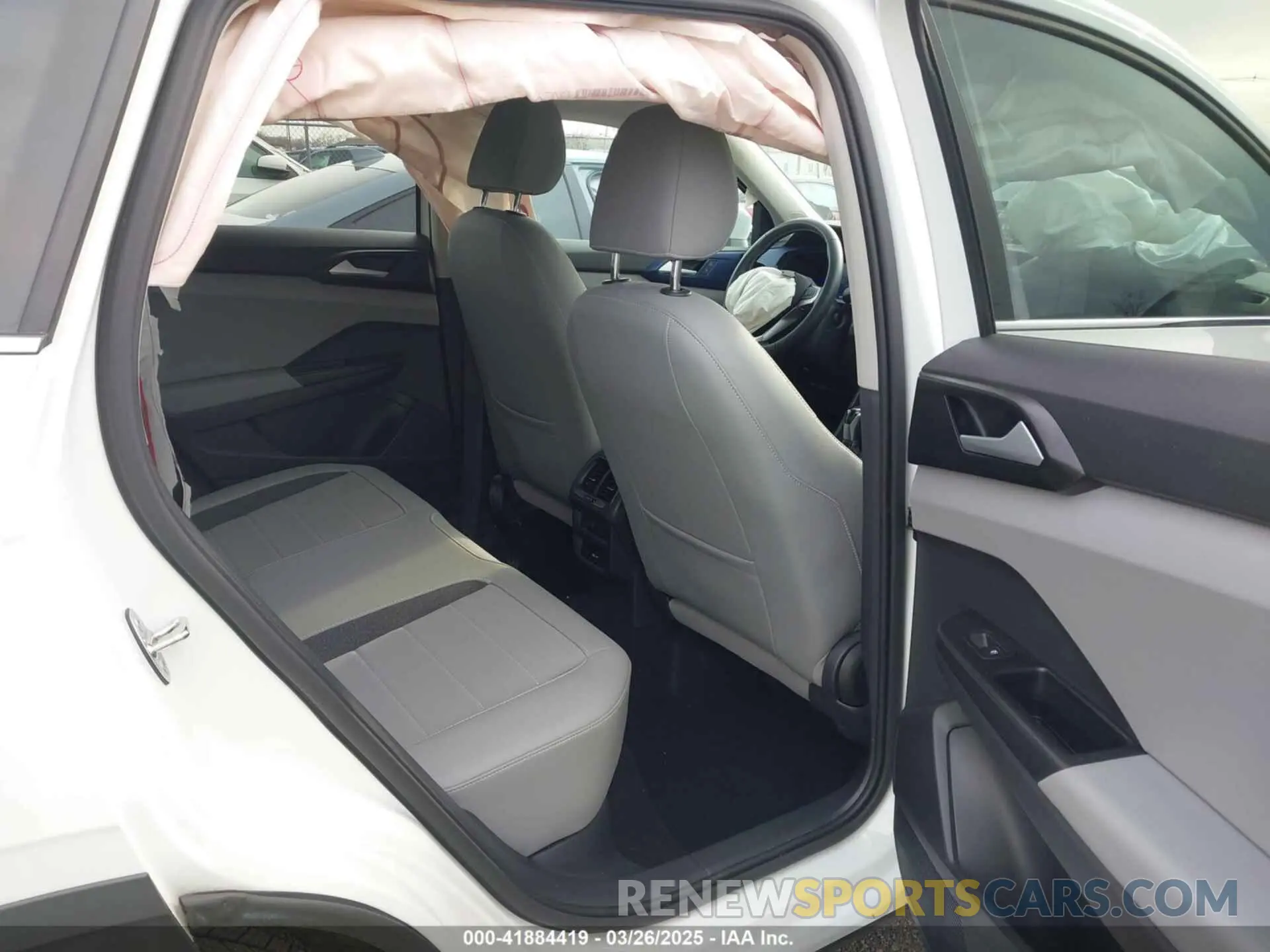 8 fotografías del automóvil dañado 3VVPX7B27NM028787 VOLKSWAGEN TAOS 2022