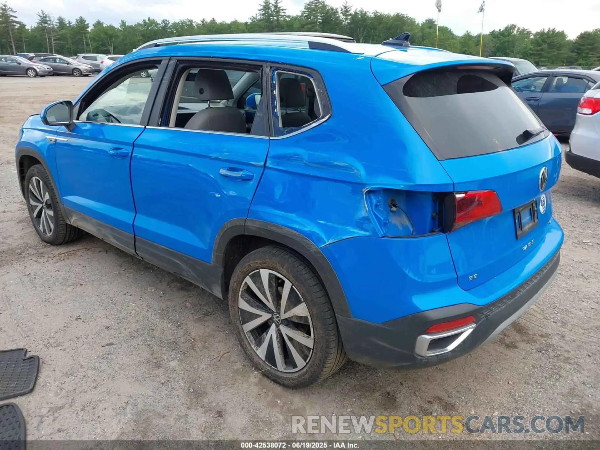 3 fotografías del automóvil dañado 3VVPX7B28NM055495 VOLKSWAGEN TAOS 2022