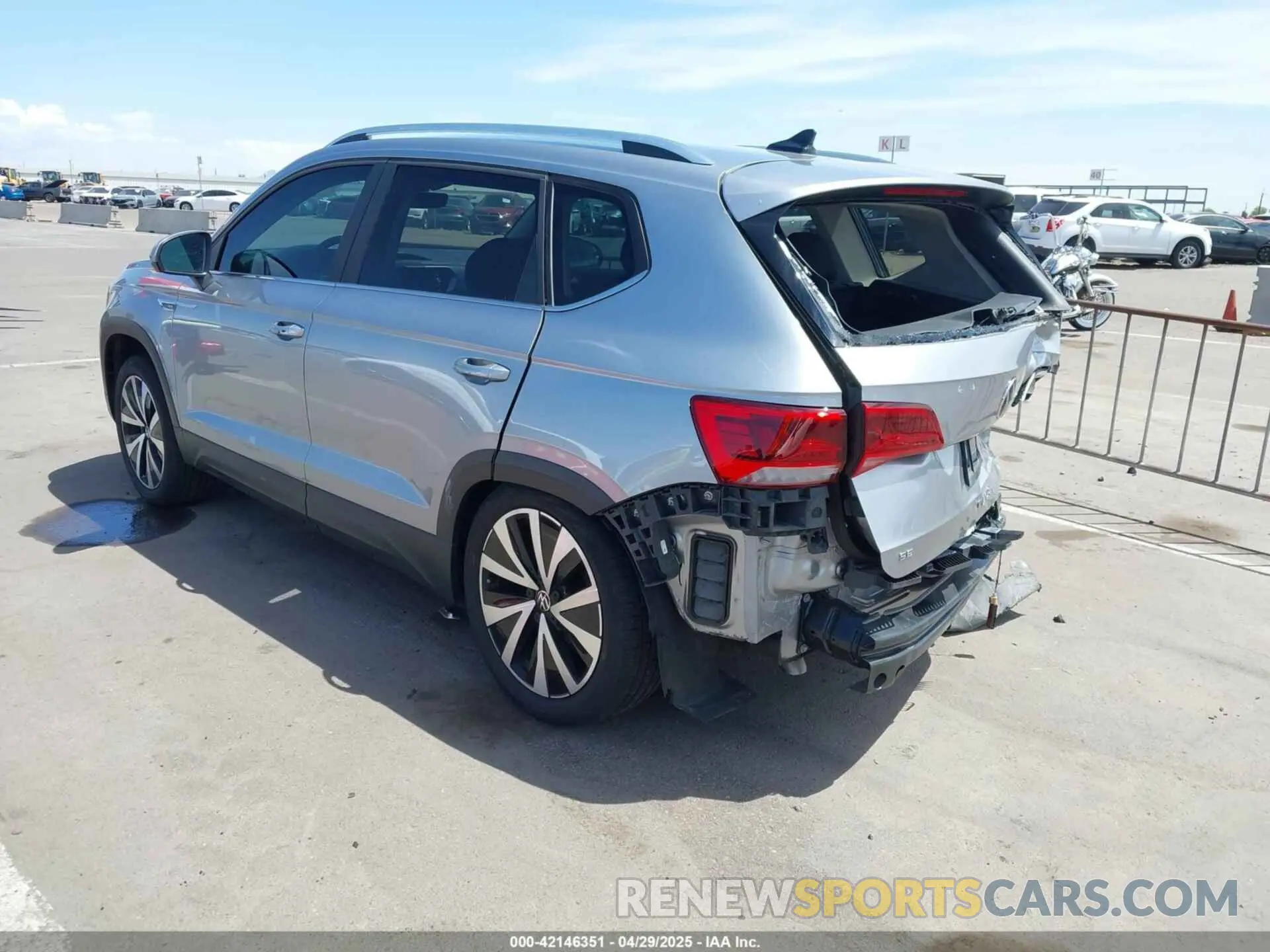 3 fotografías del automóvil dañado 3VVRX7B20NM100096 VOLKSWAGEN TAOS 2022