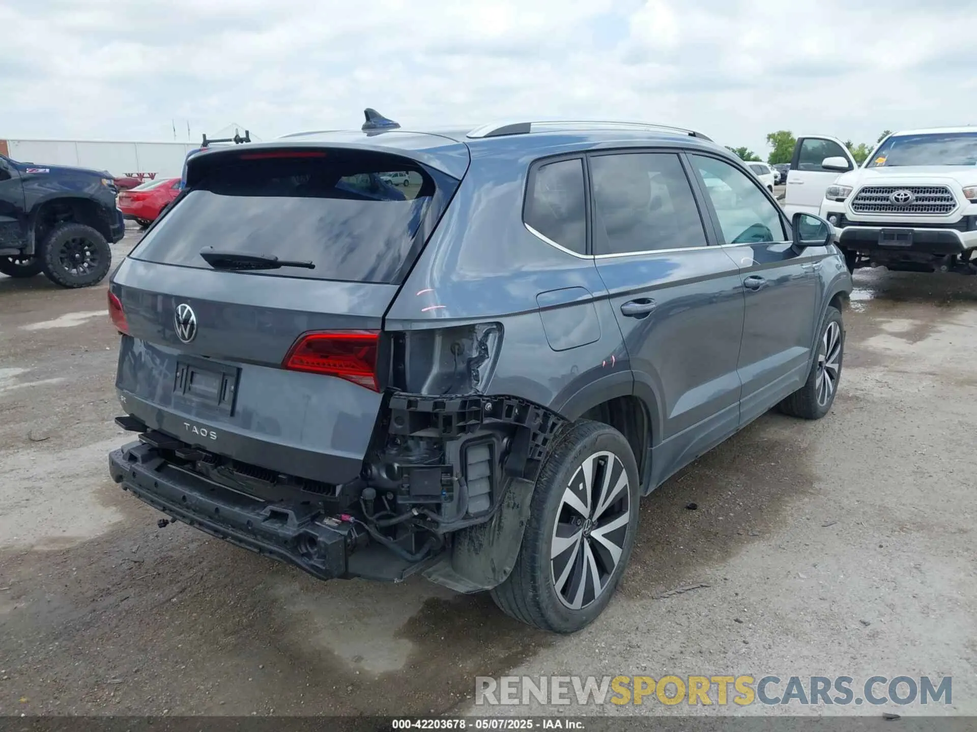 4 fotografías del automóvil dañado 3VVRX7B22NM036448 VOLKSWAGEN TAOS 2022