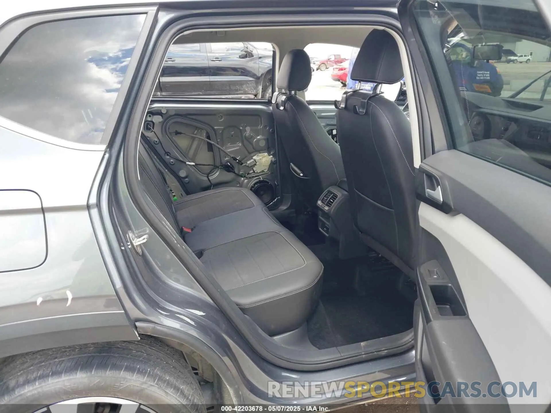 8 fotografías del automóvil dañado 3VVRX7B22NM036448 VOLKSWAGEN TAOS 2022
