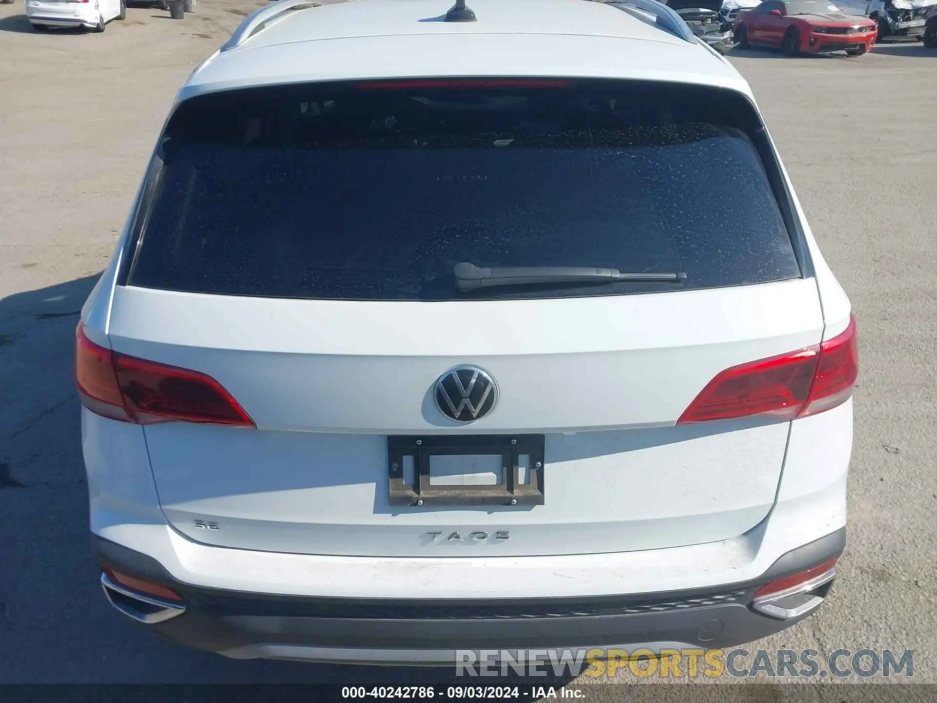 15 fotografías del automóvil dañado 3VVRX7B22NM074620 VOLKSWAGEN TAOS 2022