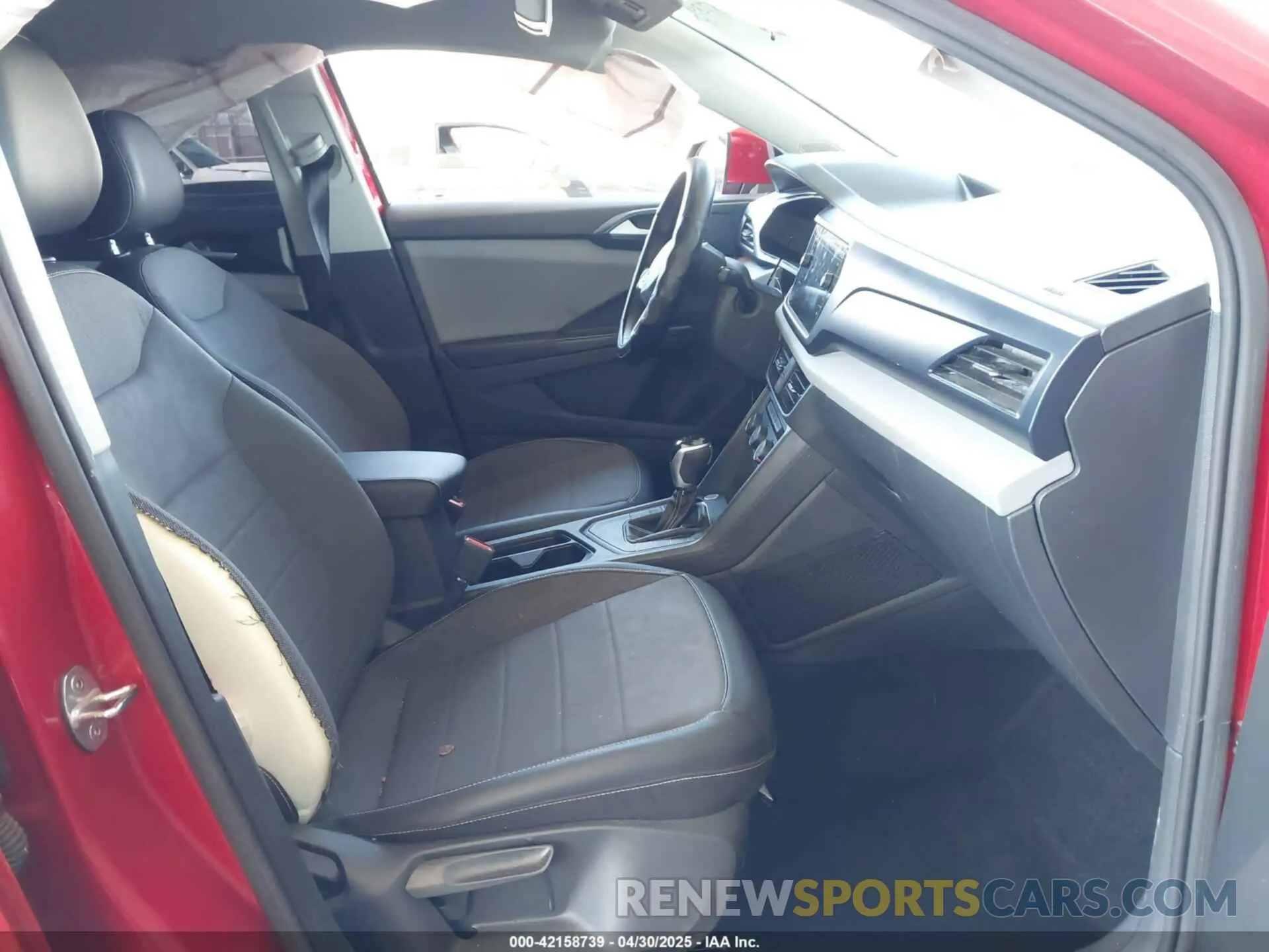5 fotografías del automóvil dañado 3VVRX7B27NM091672 VOLKSWAGEN TAOS 2022