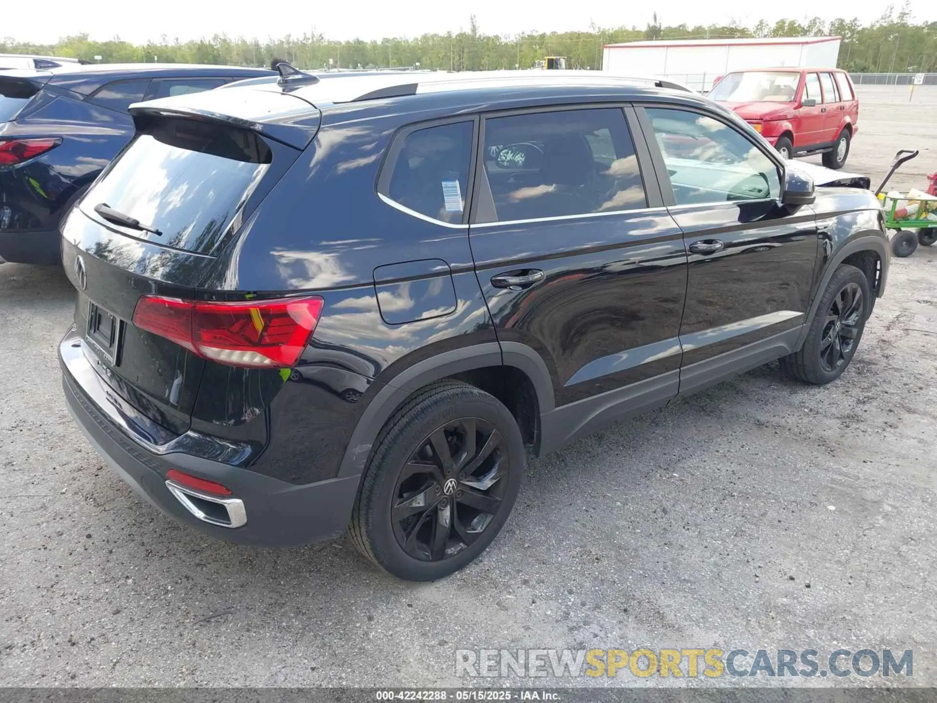 4 fotografías del automóvil dañado 3VVSX7B24NM091016 VOLKSWAGEN TAOS 2022