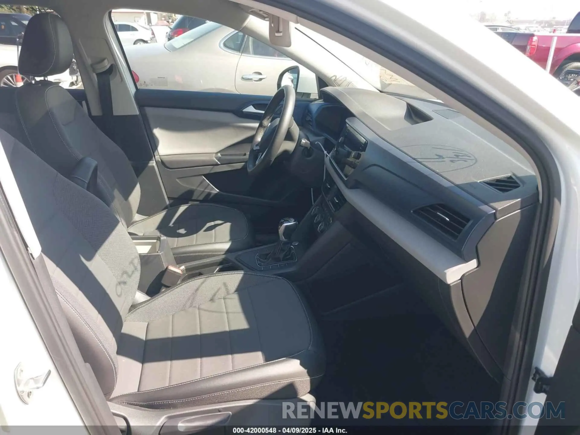 5 fotografías del automóvil dañado 3VVTX7B27NM094738 VOLKSWAGEN TAOS 2022