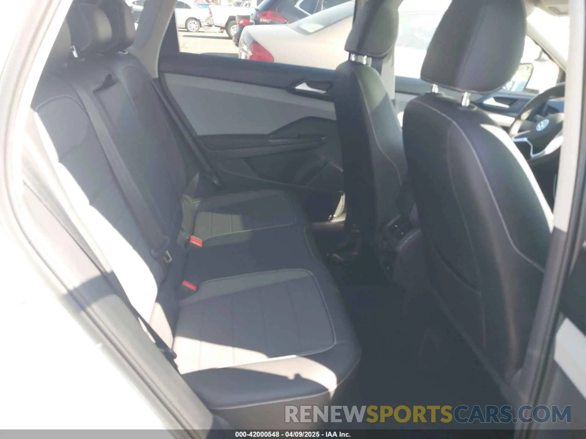 8 fotografías del automóvil dañado 3VVTX7B27NM094738 VOLKSWAGEN TAOS 2022