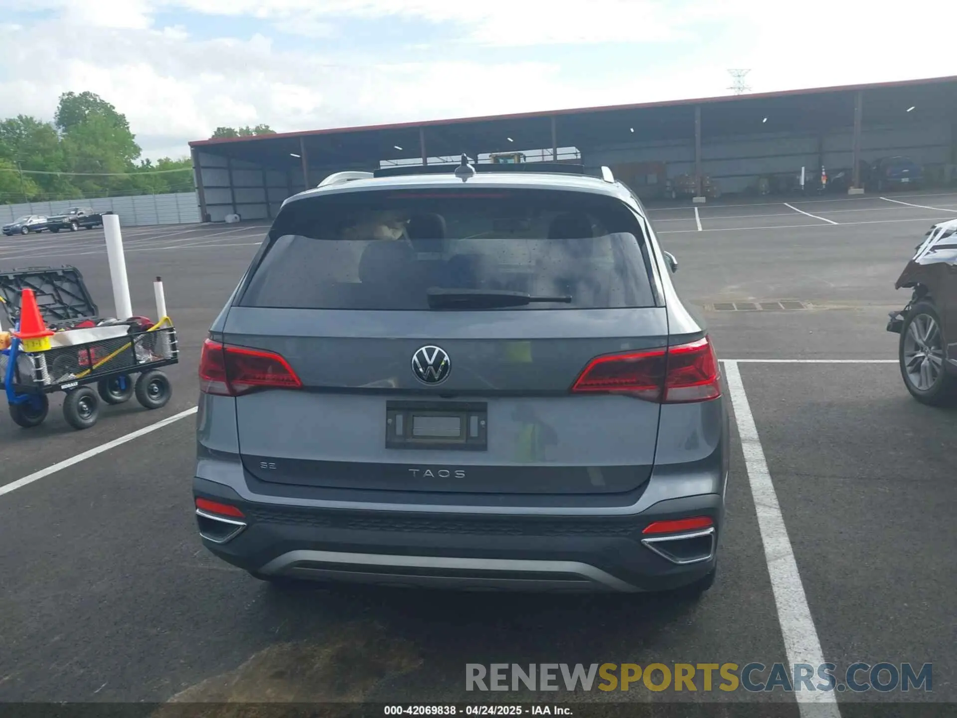 16 fotografías del automóvil dañado 3VVTX7B28NM024844 VOLKSWAGEN TAOS 2022