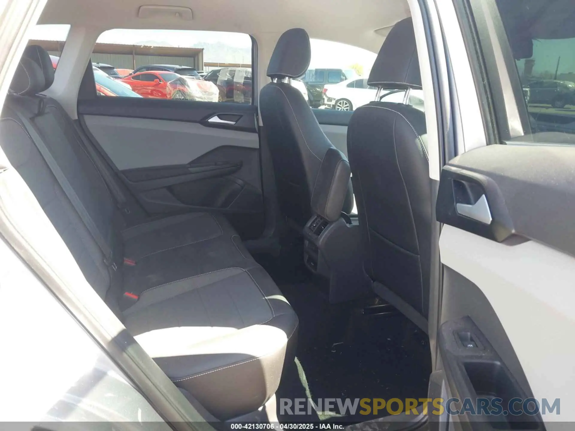 8 fotografías del automóvil dañado 3VVWX7B25NM052100 VOLKSWAGEN TAOS 2022