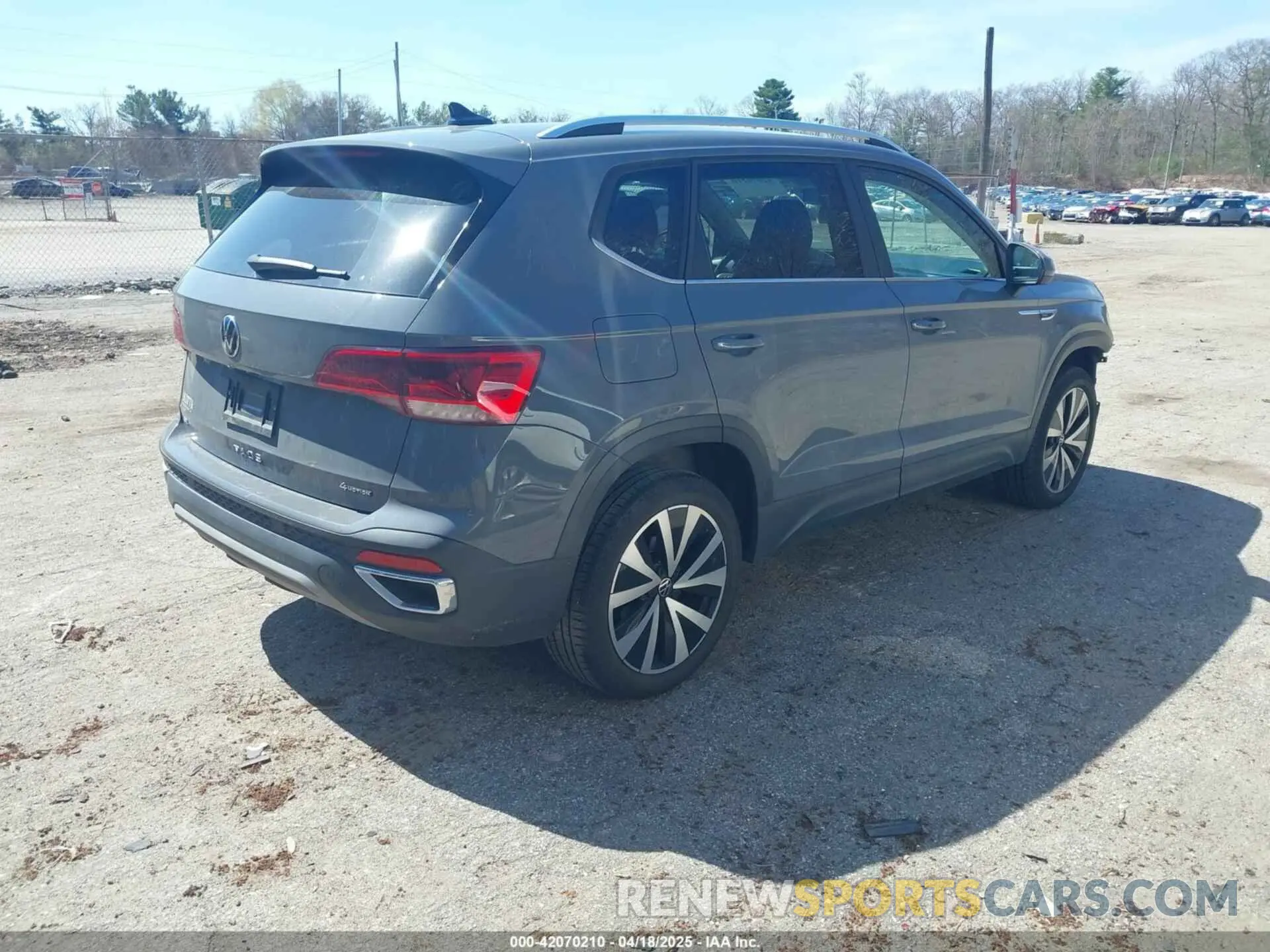 4 fotografías del automóvil dañado 3VVWX7B26NM021440 VOLKSWAGEN TAOS 2022