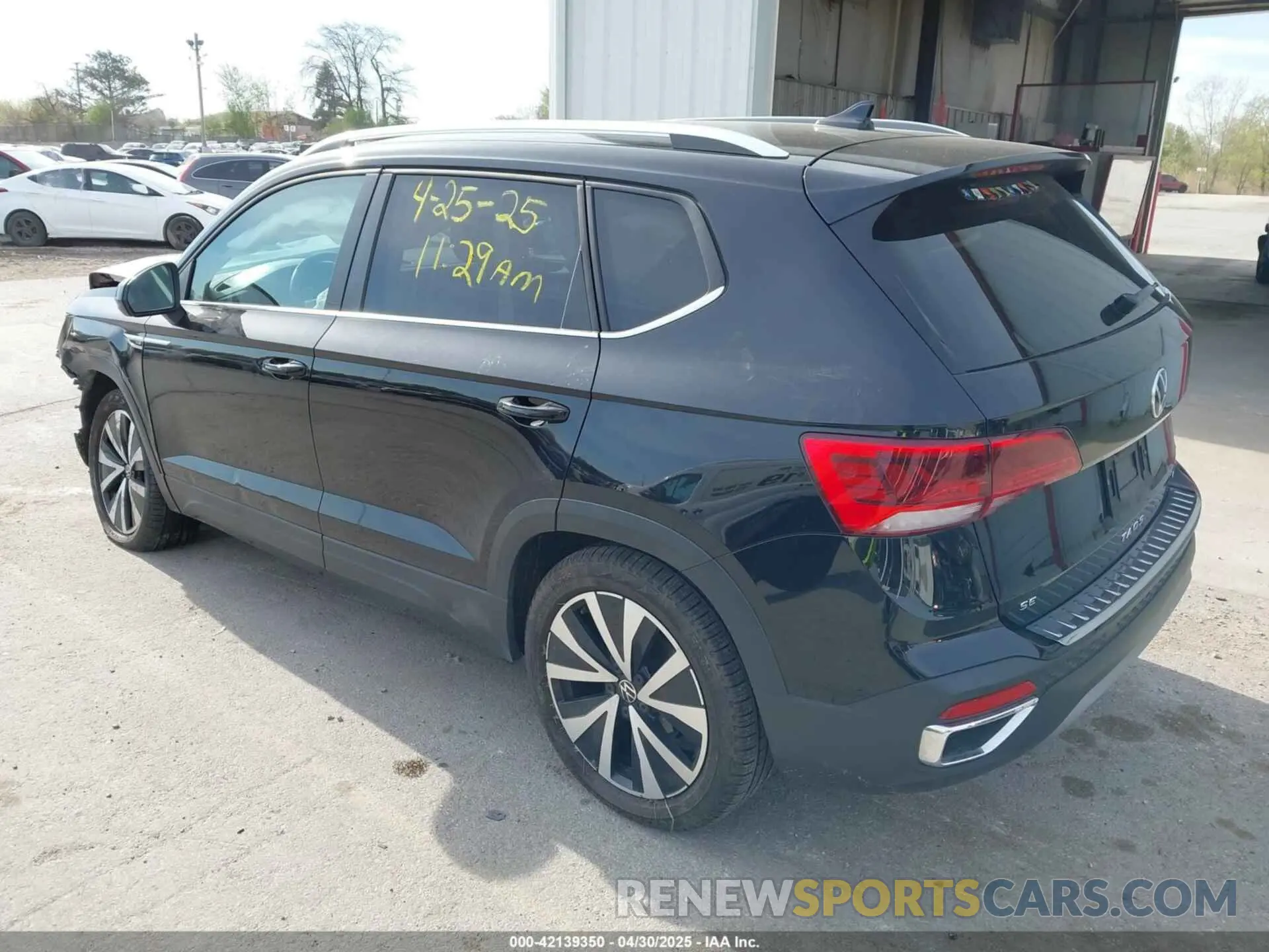 3 fotografías del automóvil dañado 3VVWX7B29NM066758 VOLKSWAGEN TAOS 2022