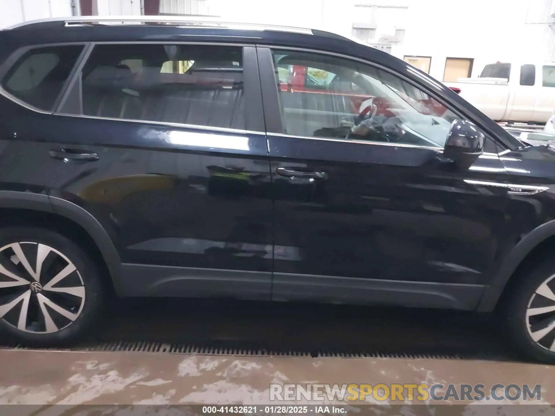 13 fotografías del automóvil dañado 3VVYX7B2XNM033616 VOLKSWAGEN TAOS 2022