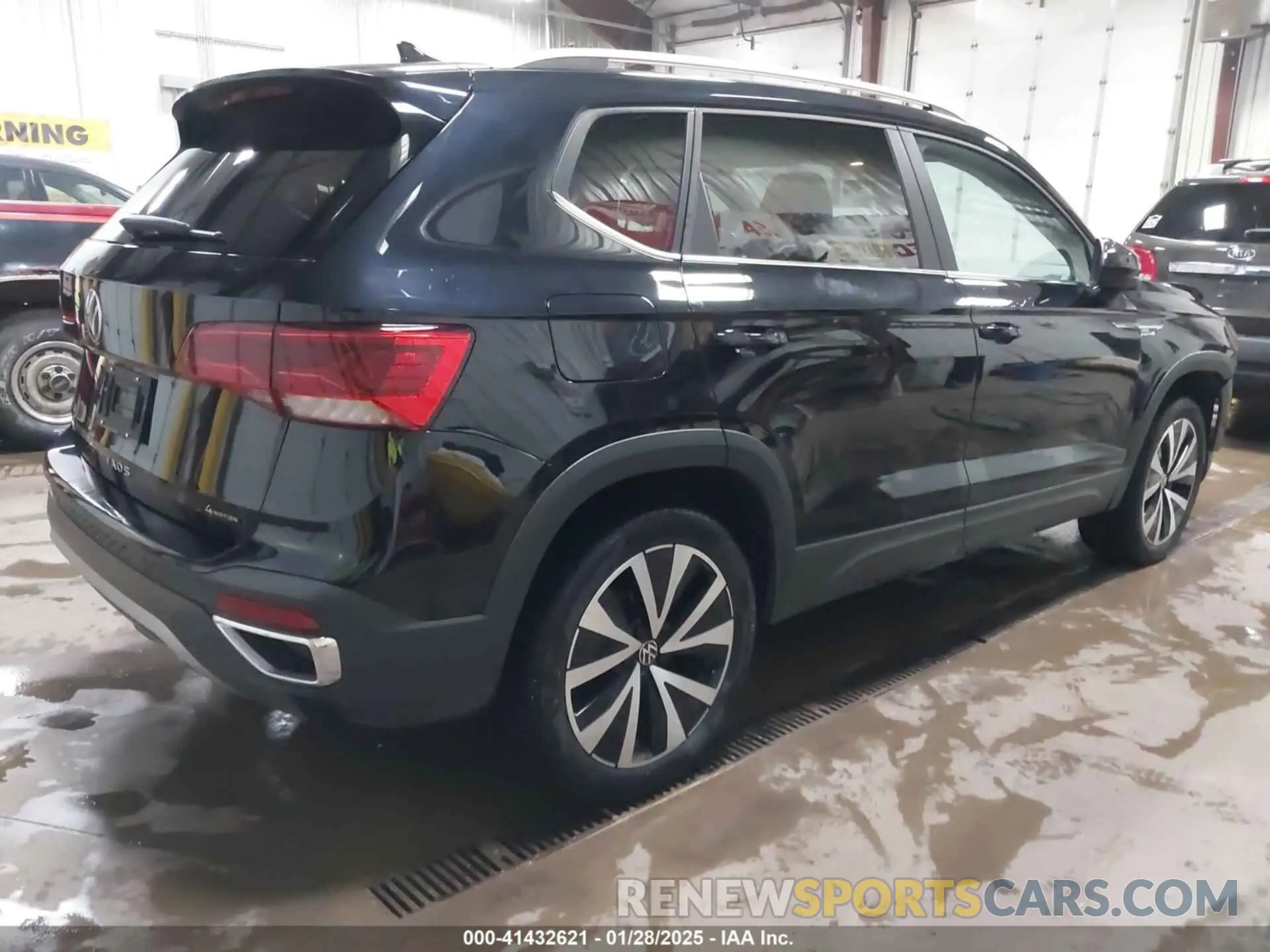 4 fotografías del automóvil dañado 3VVYX7B2XNM033616 VOLKSWAGEN TAOS 2022