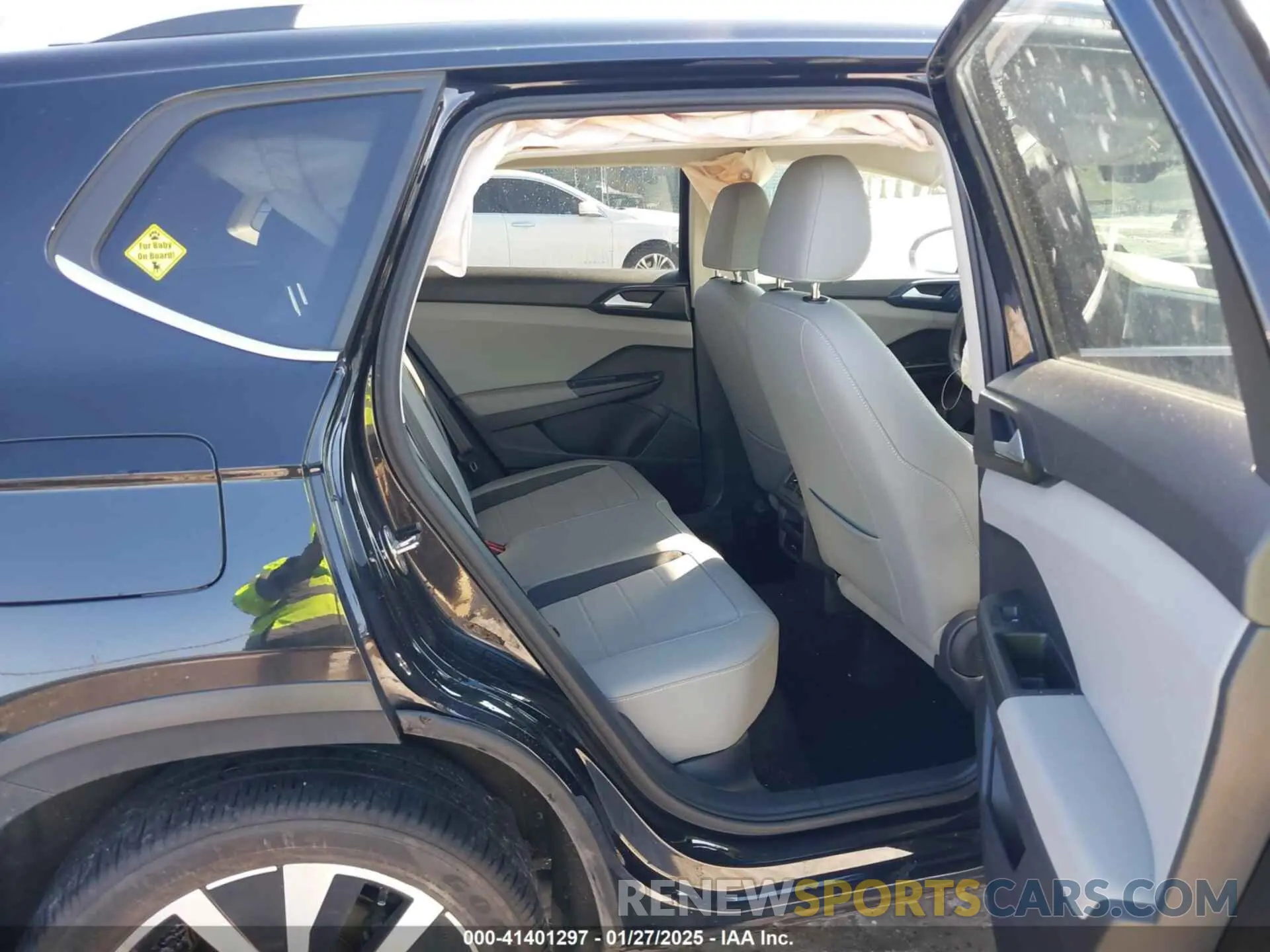 8 fotografías del automóvil dañado 3VVYX7B2XNM073226 VOLKSWAGEN TAOS 2022