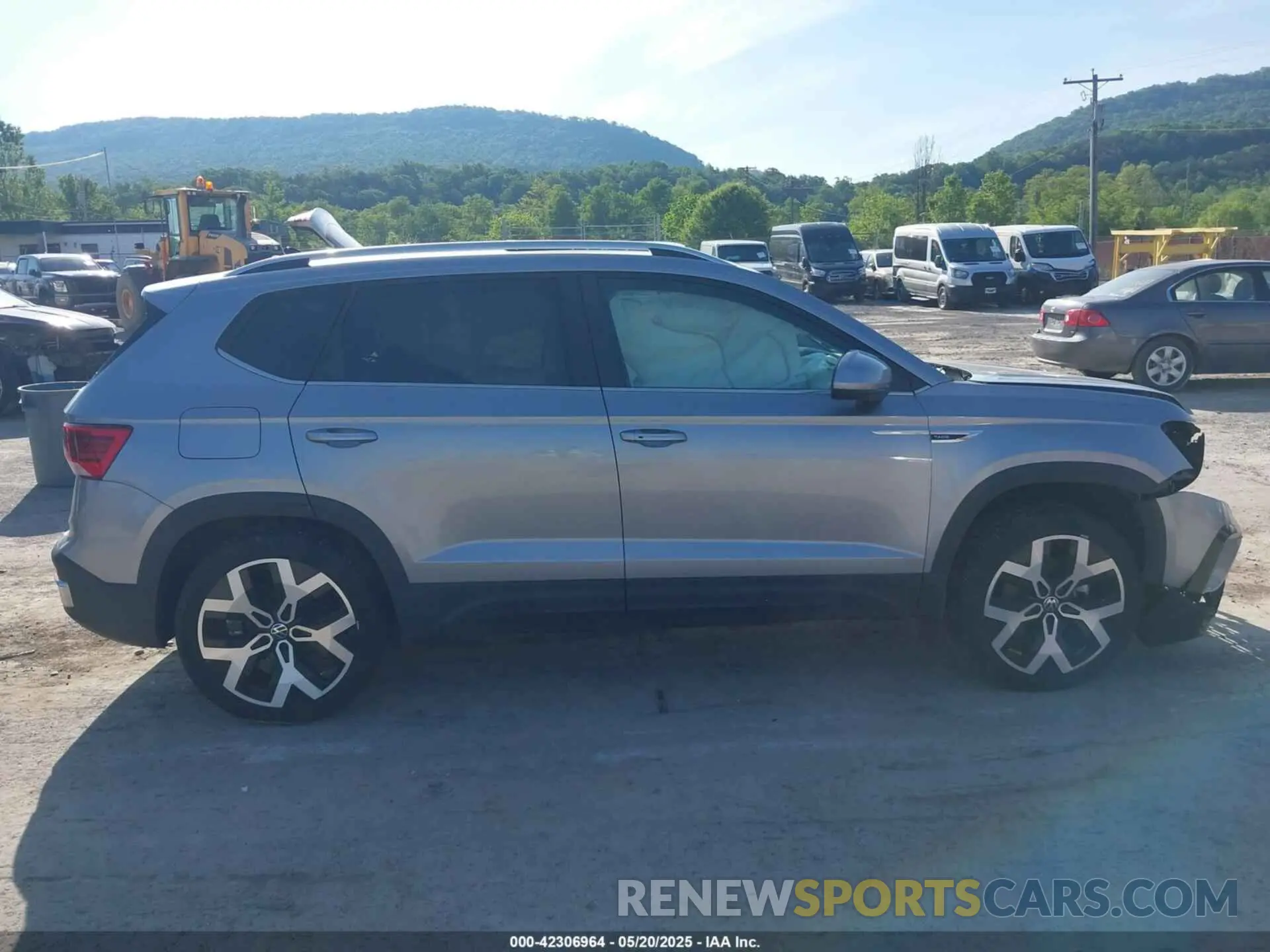 13 fotografías del automóvil dañado 3VV2X7B21PM318214 VOLKSWAGEN TAOS 2023