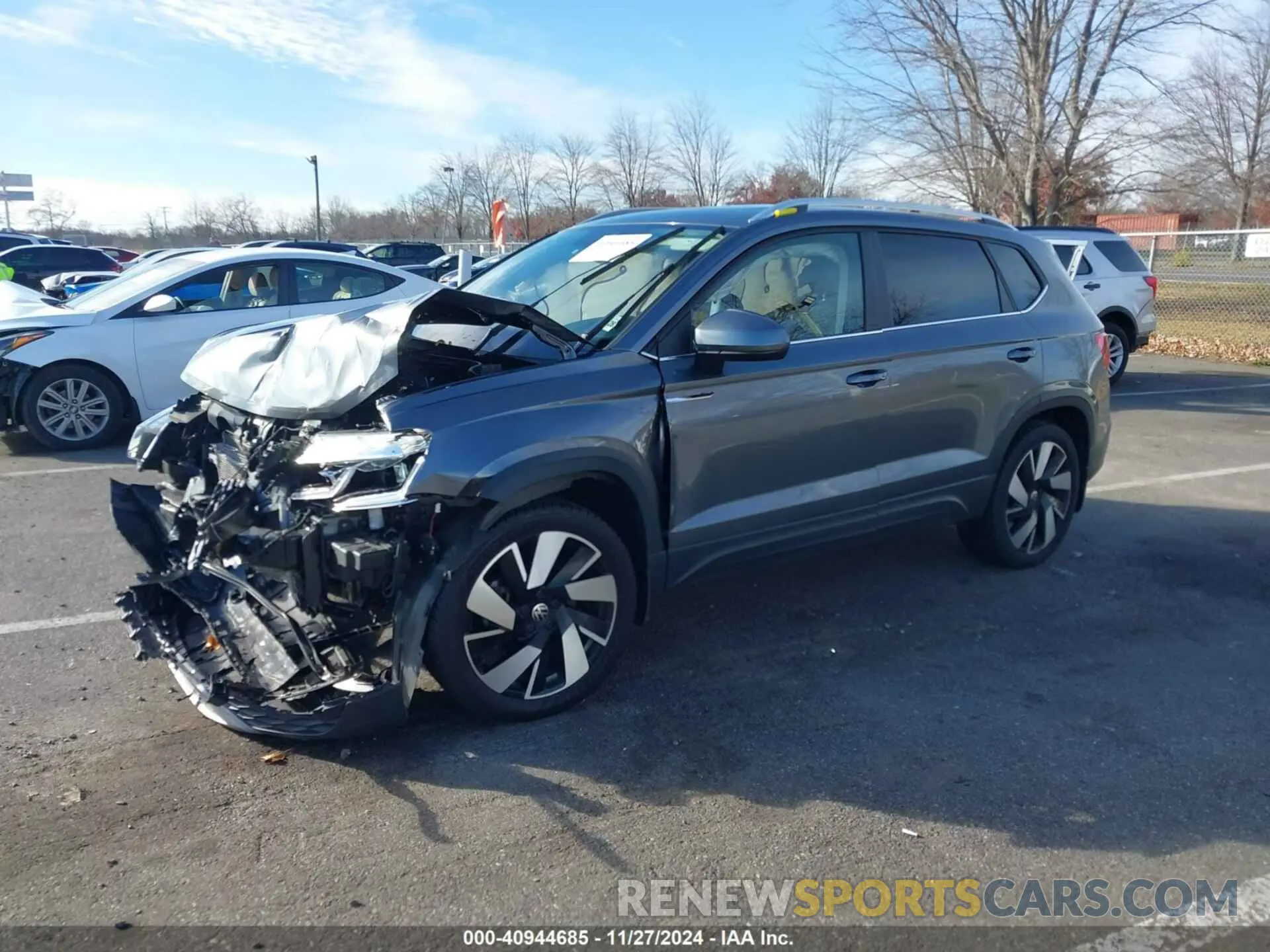 2 fotografías del automóvil dañado 3VV4X7B23PM360604 VOLKSWAGEN TAOS 2023