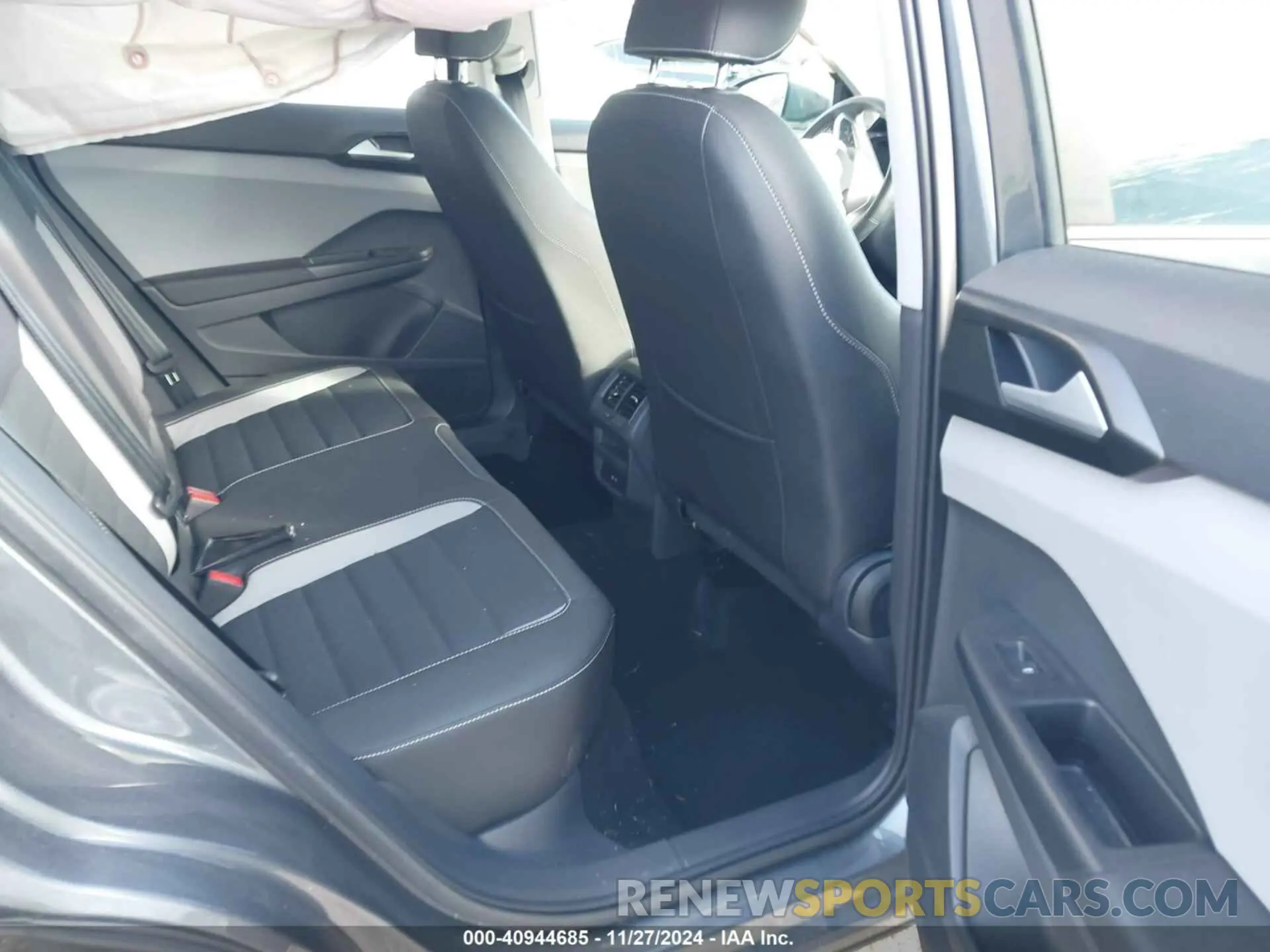 8 fotografías del automóvil dañado 3VV4X7B23PM360604 VOLKSWAGEN TAOS 2023