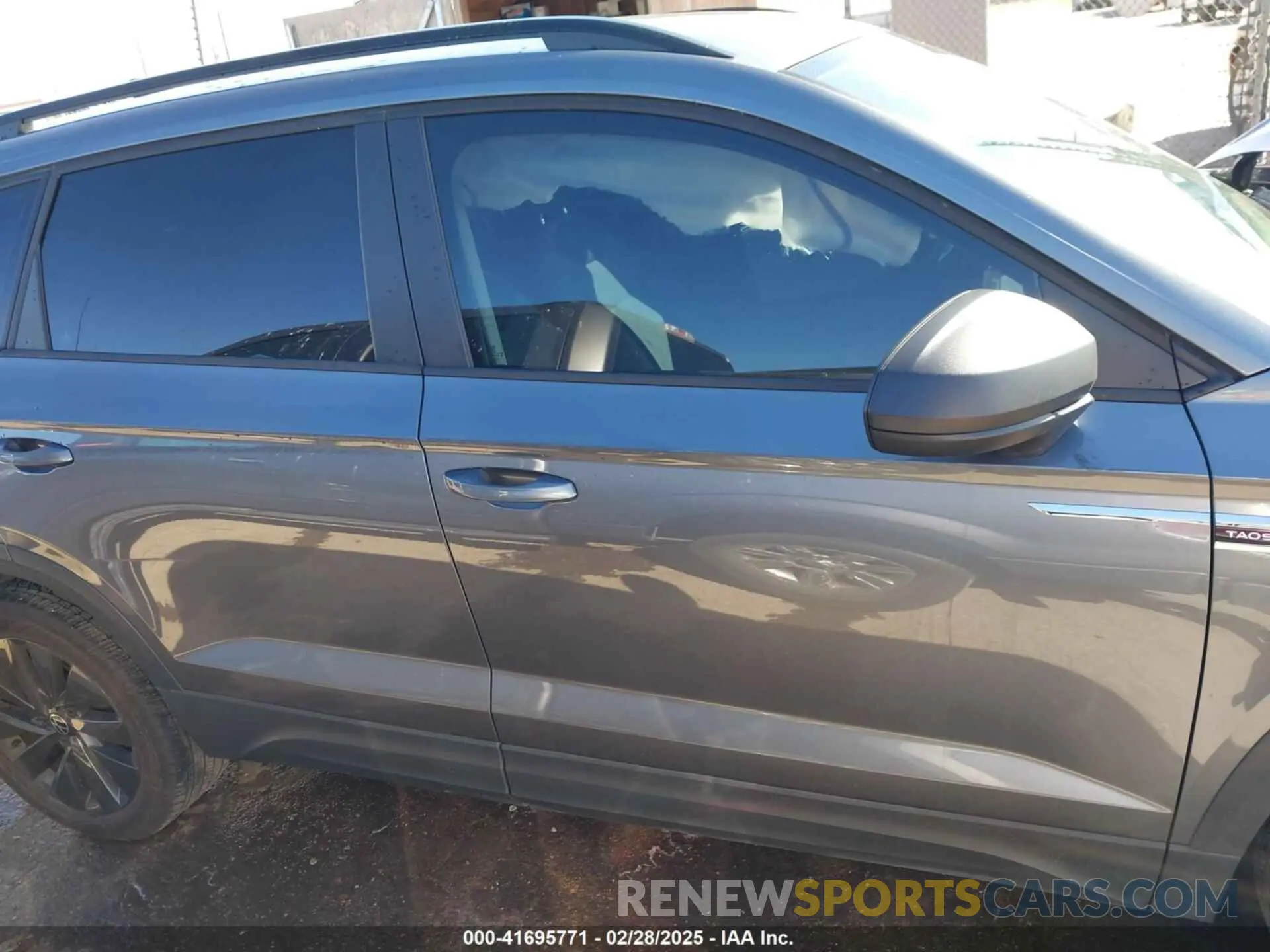 14 fotografías del automóvil dañado 3VVCX7B24PM368755 VOLKSWAGEN TAOS 2023