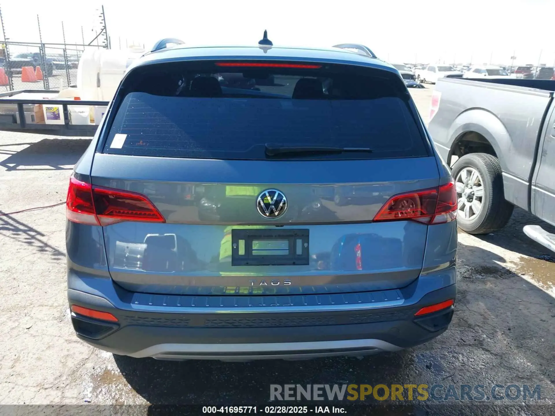 17 fotografías del automóvil dañado 3VVCX7B24PM368755 VOLKSWAGEN TAOS 2023