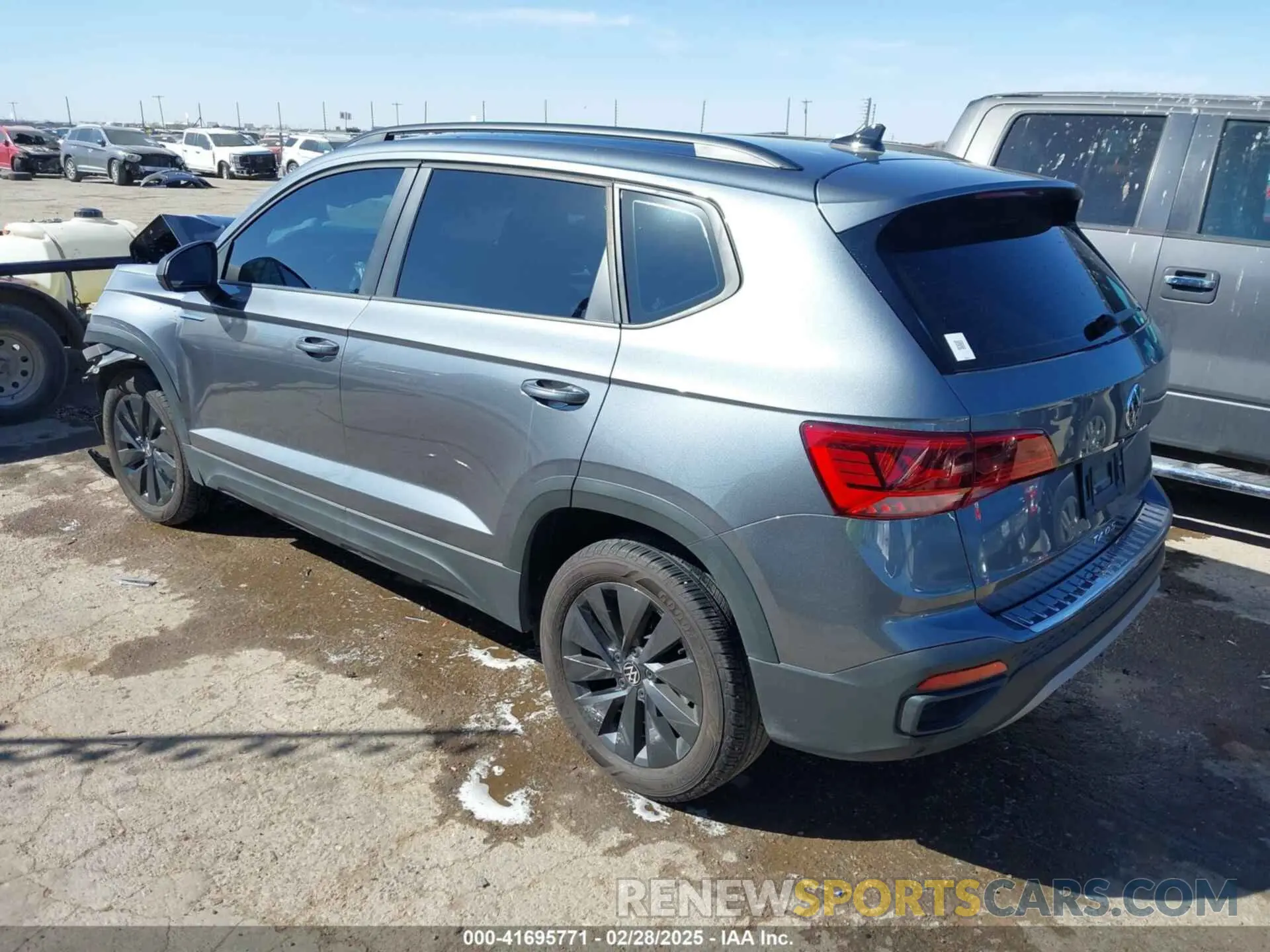 3 fotografías del automóvil dañado 3VVCX7B24PM368755 VOLKSWAGEN TAOS 2023