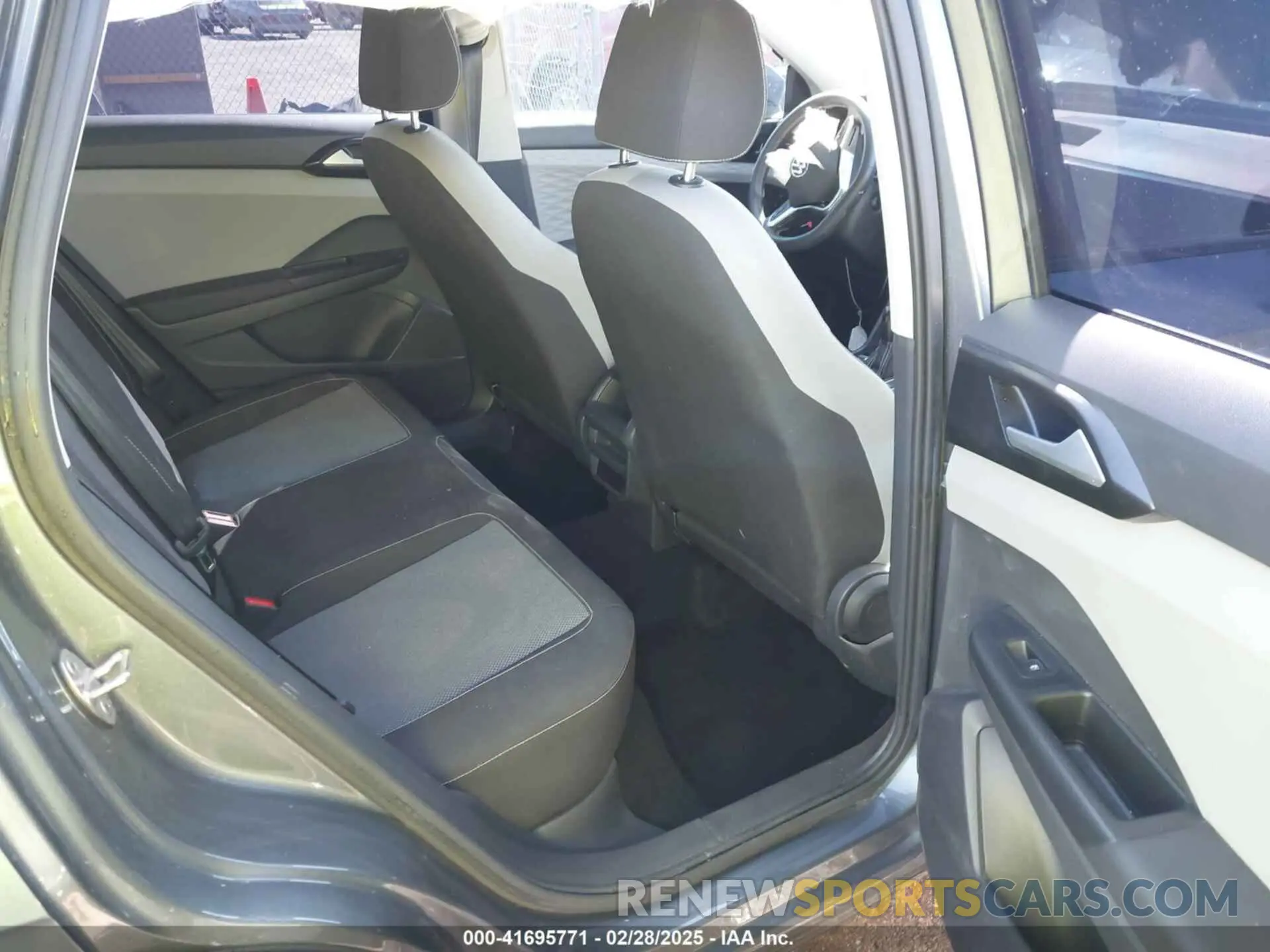 8 fotografías del automóvil dañado 3VVCX7B24PM368755 VOLKSWAGEN TAOS 2023
