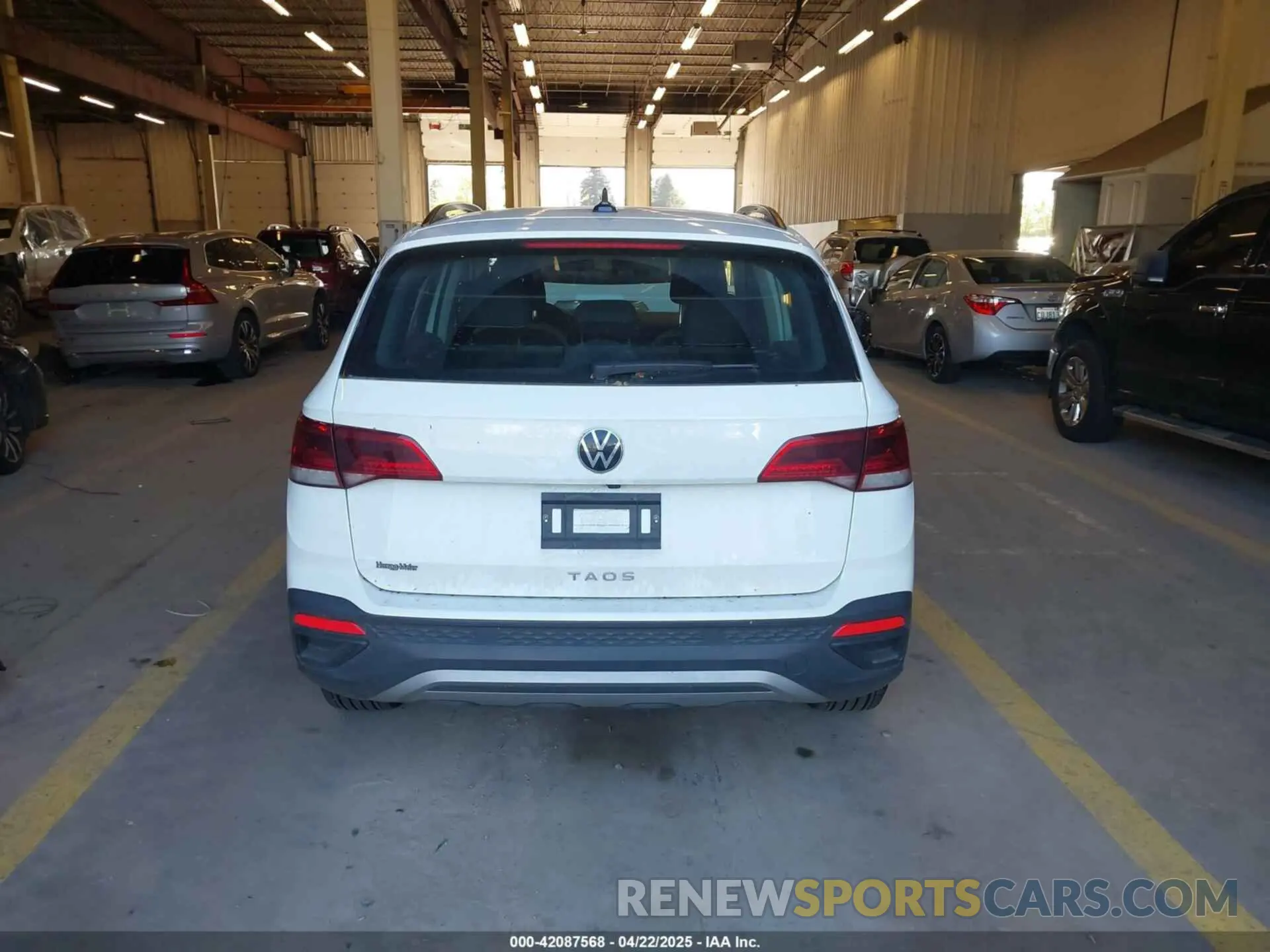 17 fotografías del automóvil dañado 3VVCX7B26PM365145 VOLKSWAGEN TAOS 2023
