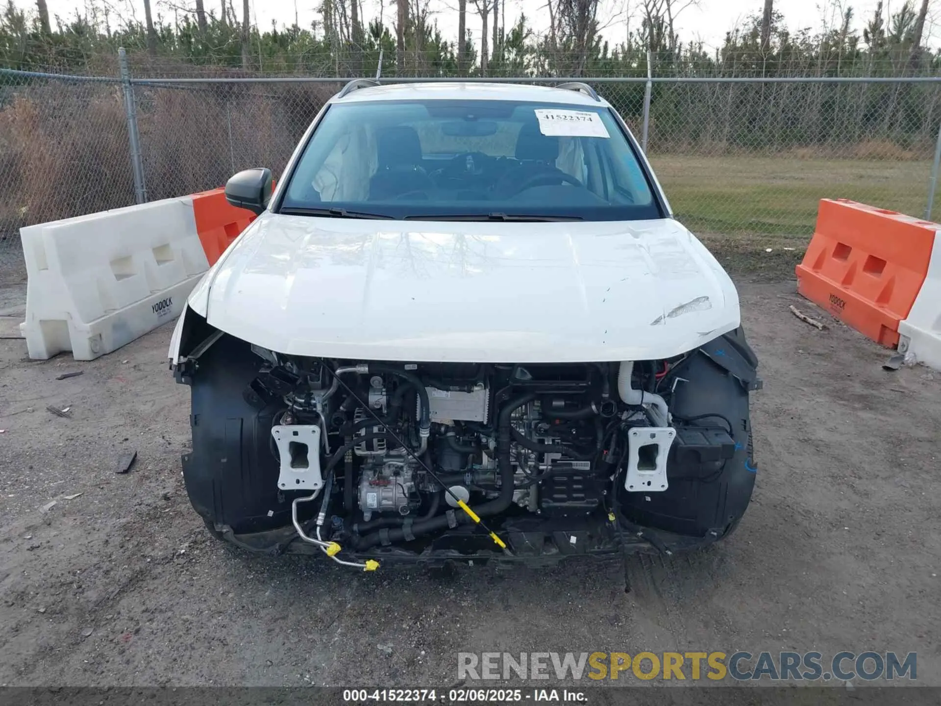12 fotografías del automóvil dañado 3VVCX7B2XPM330477 VOLKSWAGEN TAOS 2023