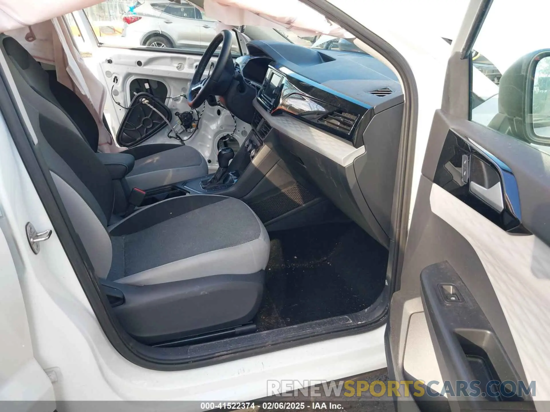 5 fotografías del automóvil dañado 3VVCX7B2XPM330477 VOLKSWAGEN TAOS 2023