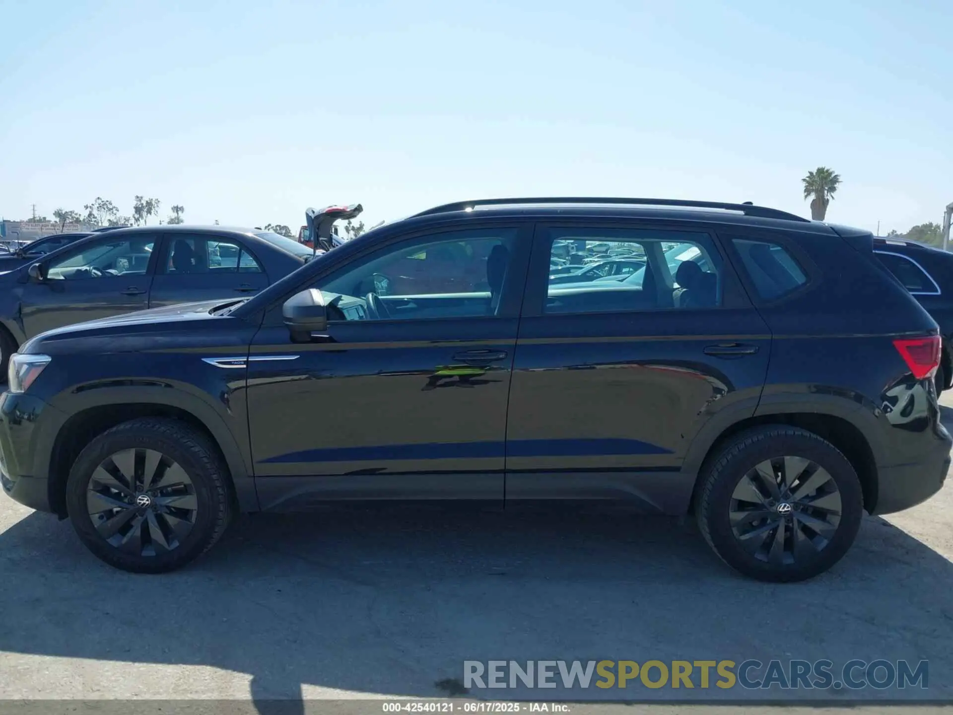 14 fotografías del automóvil dañado 3VVCX7B2XPM368761 VOLKSWAGEN TAOS 2023