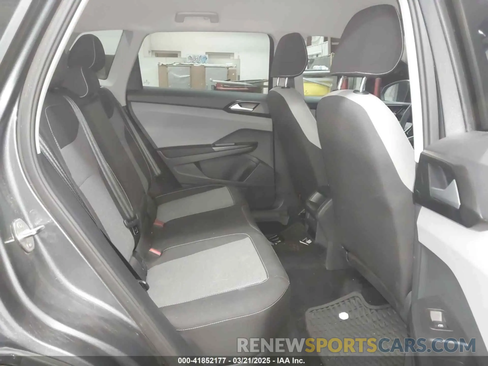 8 fotografías del automóvil dañado 3VVDX7B20PM328807 VOLKSWAGEN TAOS 2023