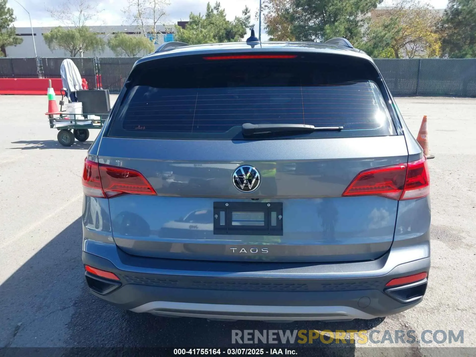 17 fotografías del automóvil dañado 3VVDX7B21PM329688 VOLKSWAGEN TAOS 2023