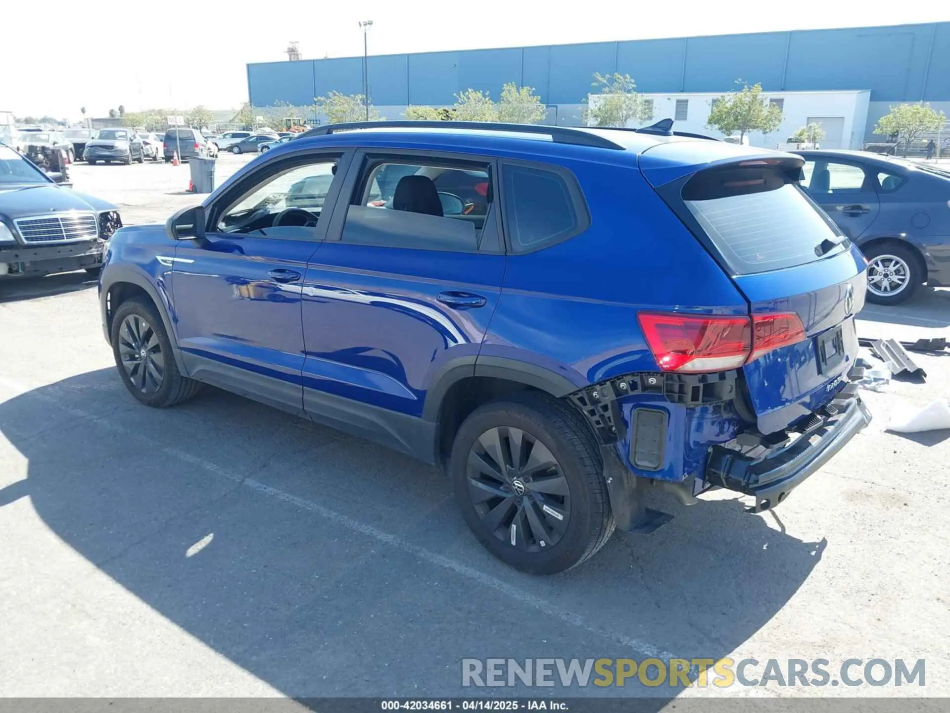 3 fotografías del automóvil dañado 3VVDX7B24PM382465 VOLKSWAGEN TAOS 2023