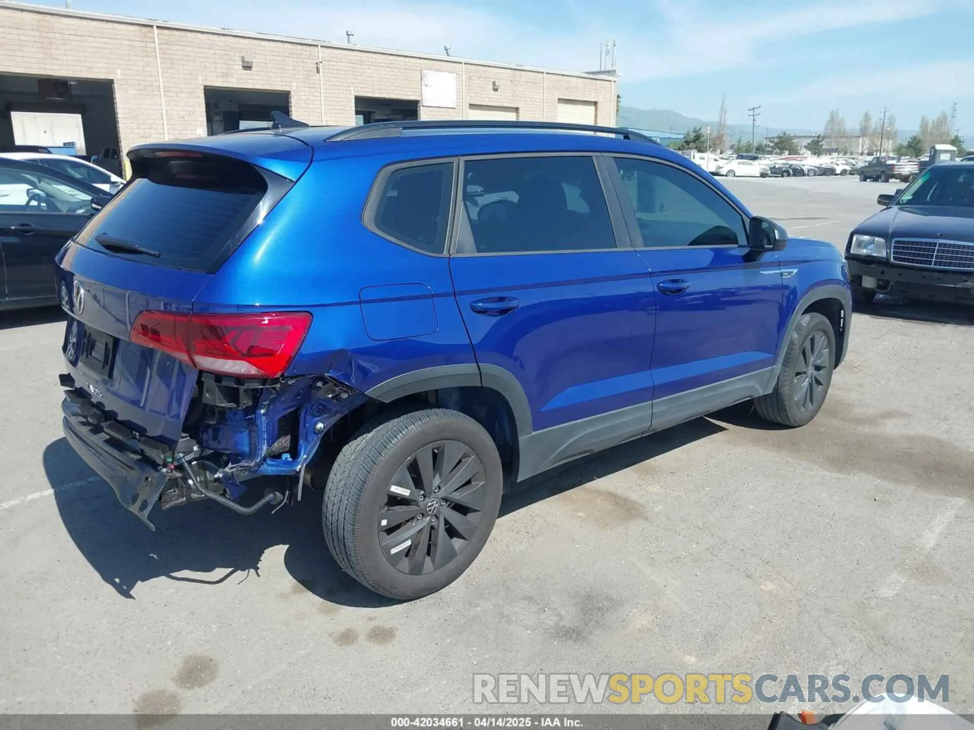 4 fotografías del automóvil dañado 3VVDX7B24PM382465 VOLKSWAGEN TAOS 2023