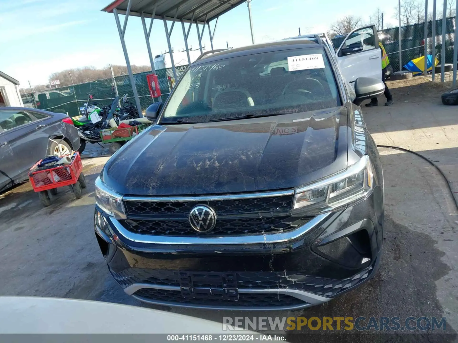 13 fotografías del automóvil dañado 3VVDX7B25PM354495 VOLKSWAGEN TAOS 2023