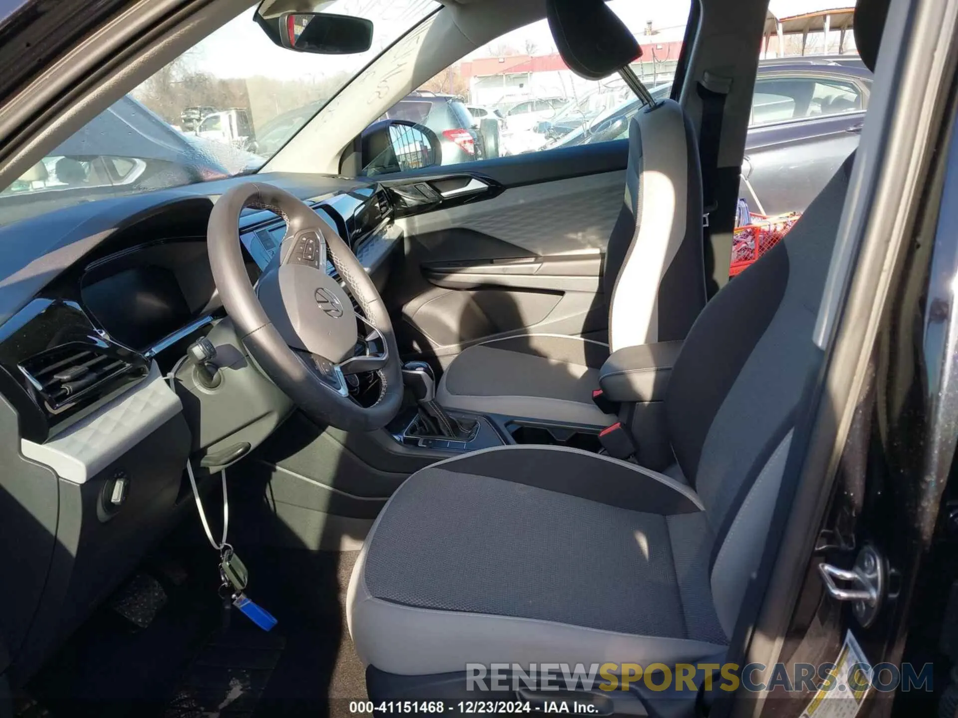 5 fotografías del automóvil dañado 3VVDX7B25PM354495 VOLKSWAGEN TAOS 2023