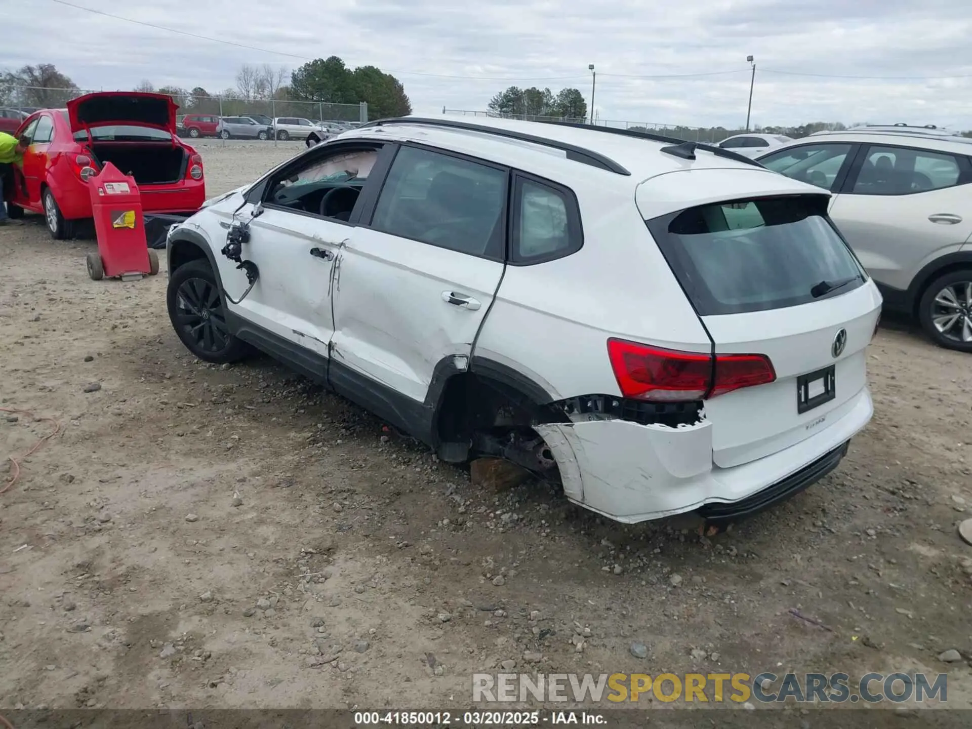 3 fotografías del automóvil dañado 3VVDX7B26PM338533 VOLKSWAGEN TAOS 2023